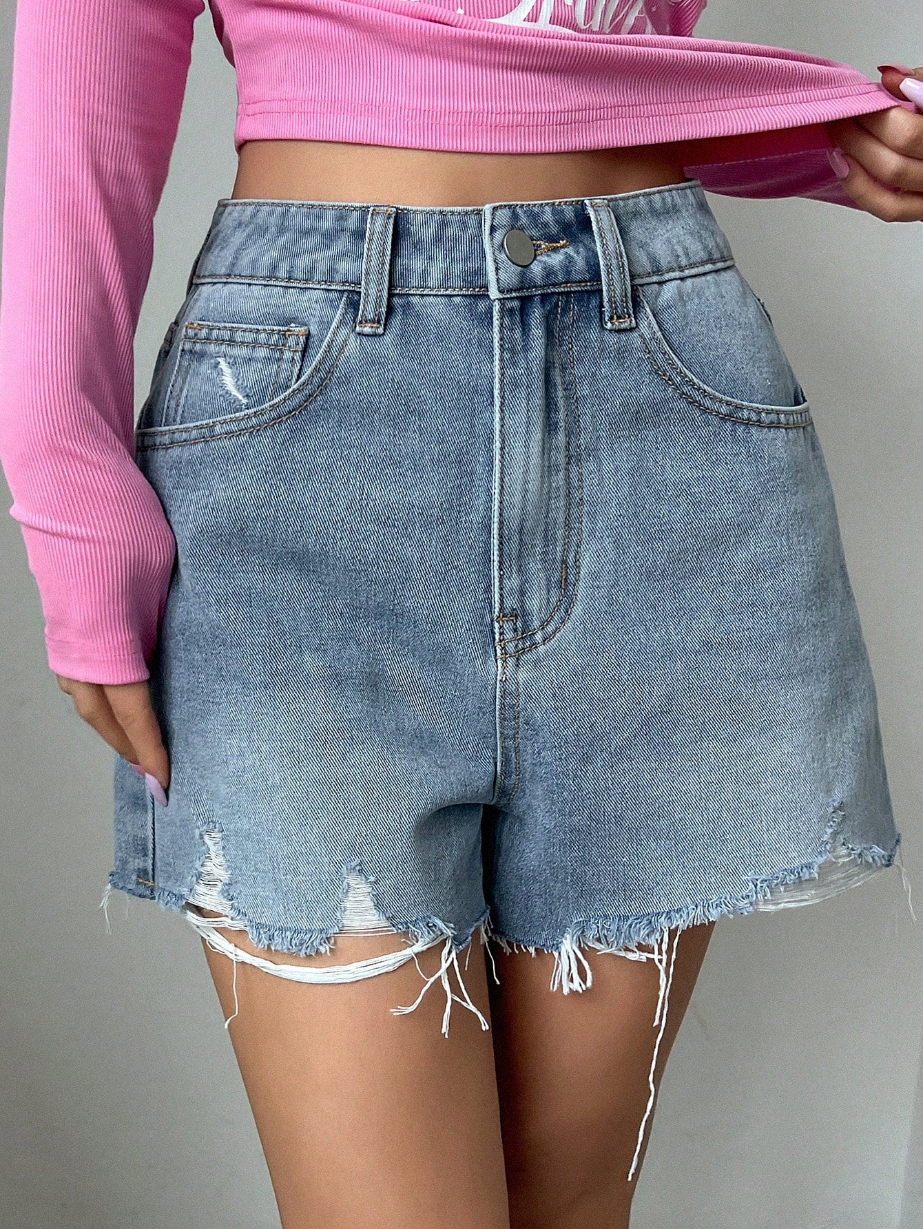 Women Casual Denim Shorts With Pockets And Frayed Hem