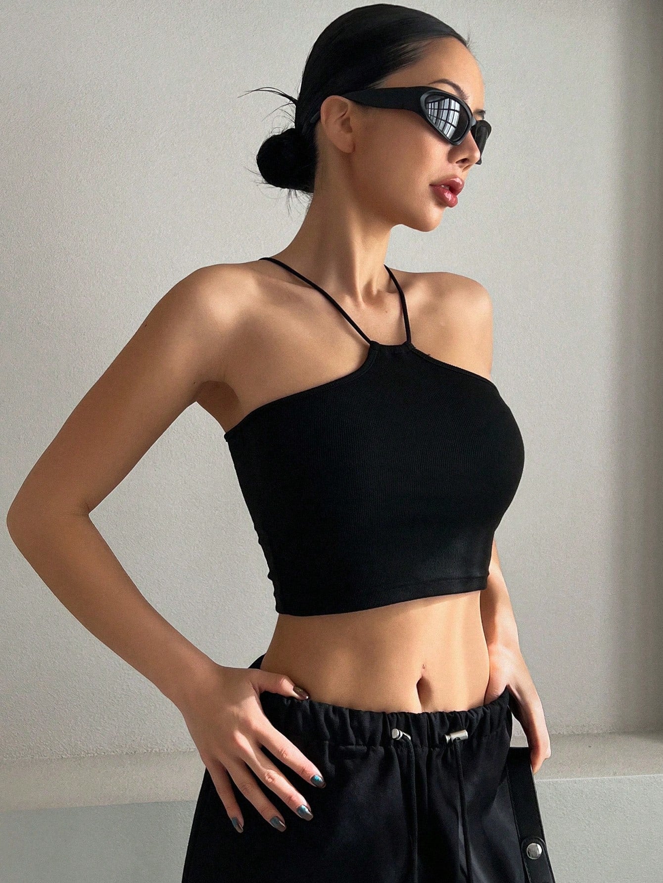 Solid Color Slim Fit Stretchy Crop Top With Halter Neck For Women