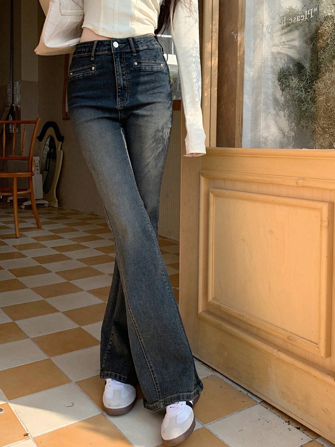 Women's Flared Jeans With Zipper Fly