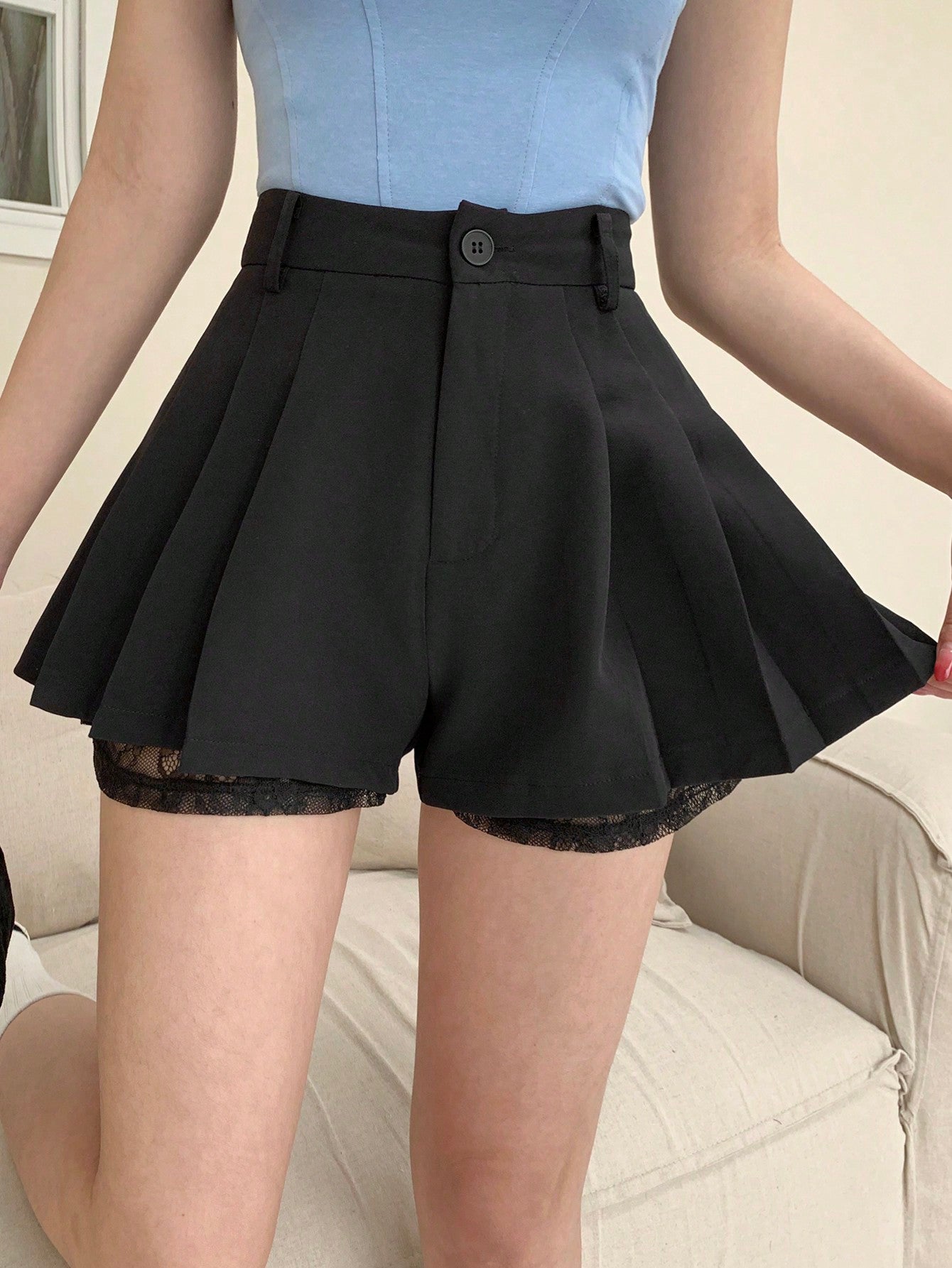 Patchwork Lace Pleated Shorts