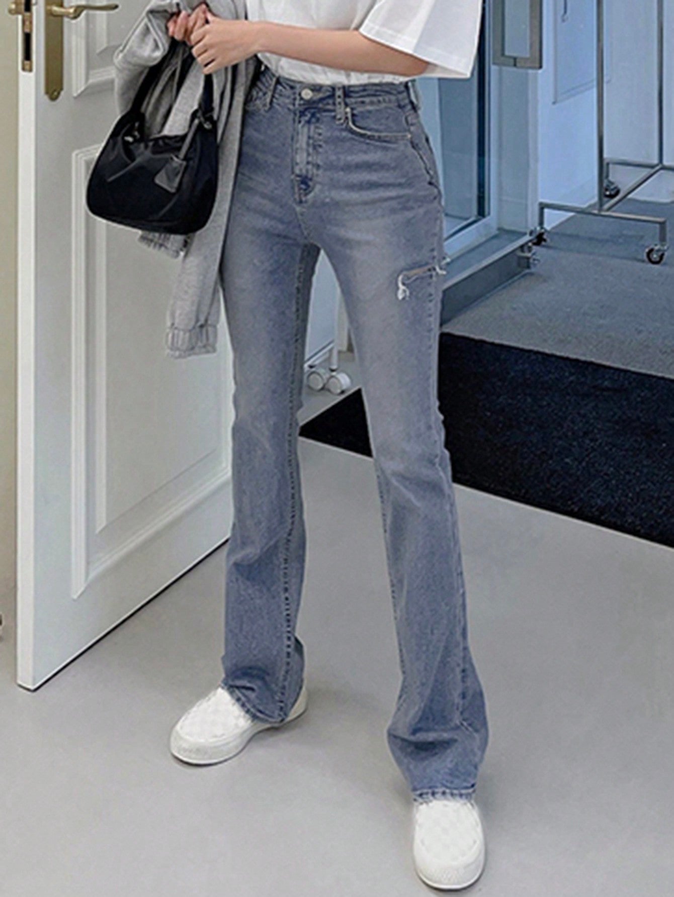 Ladies' Pockets Decoration Jeans
