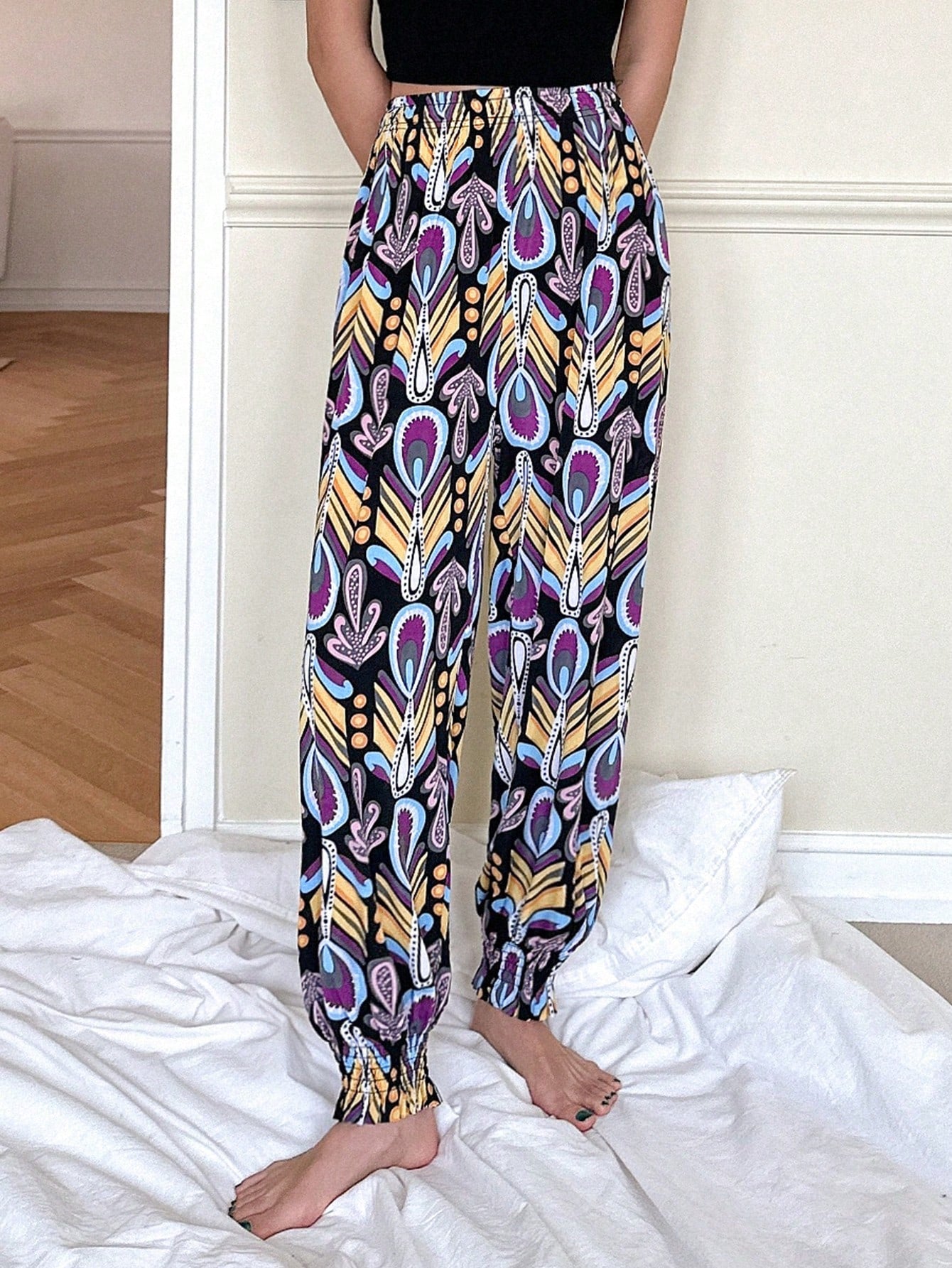 Women's Colorful Printed Pyjama Bottoms With Gathered Ankles