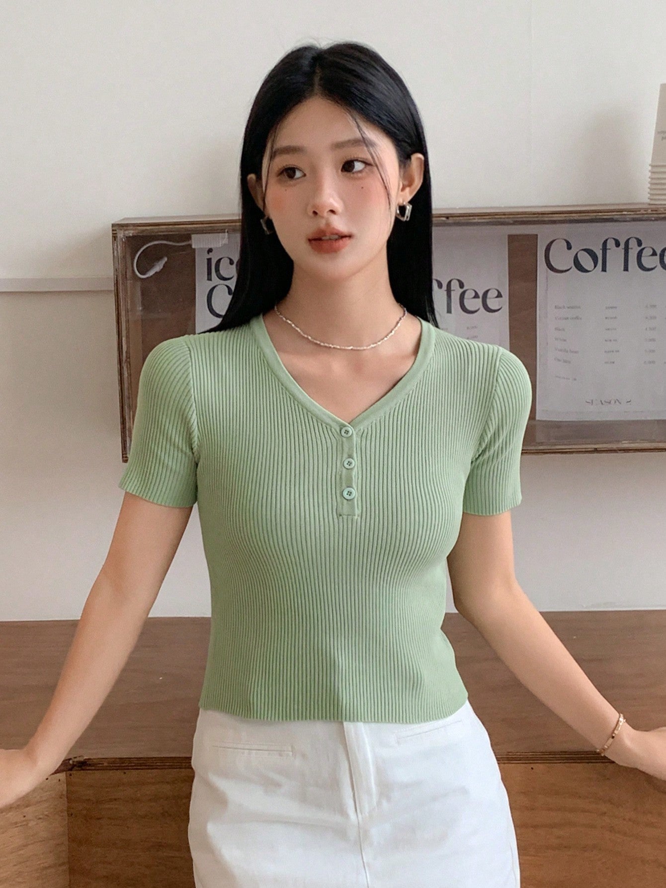 Women's Slim Fit Short Sleeve Knitted Cropped Top
