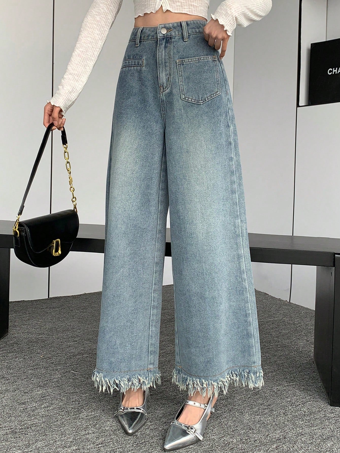 Women's Frayed Hem Flared Denim Jeans