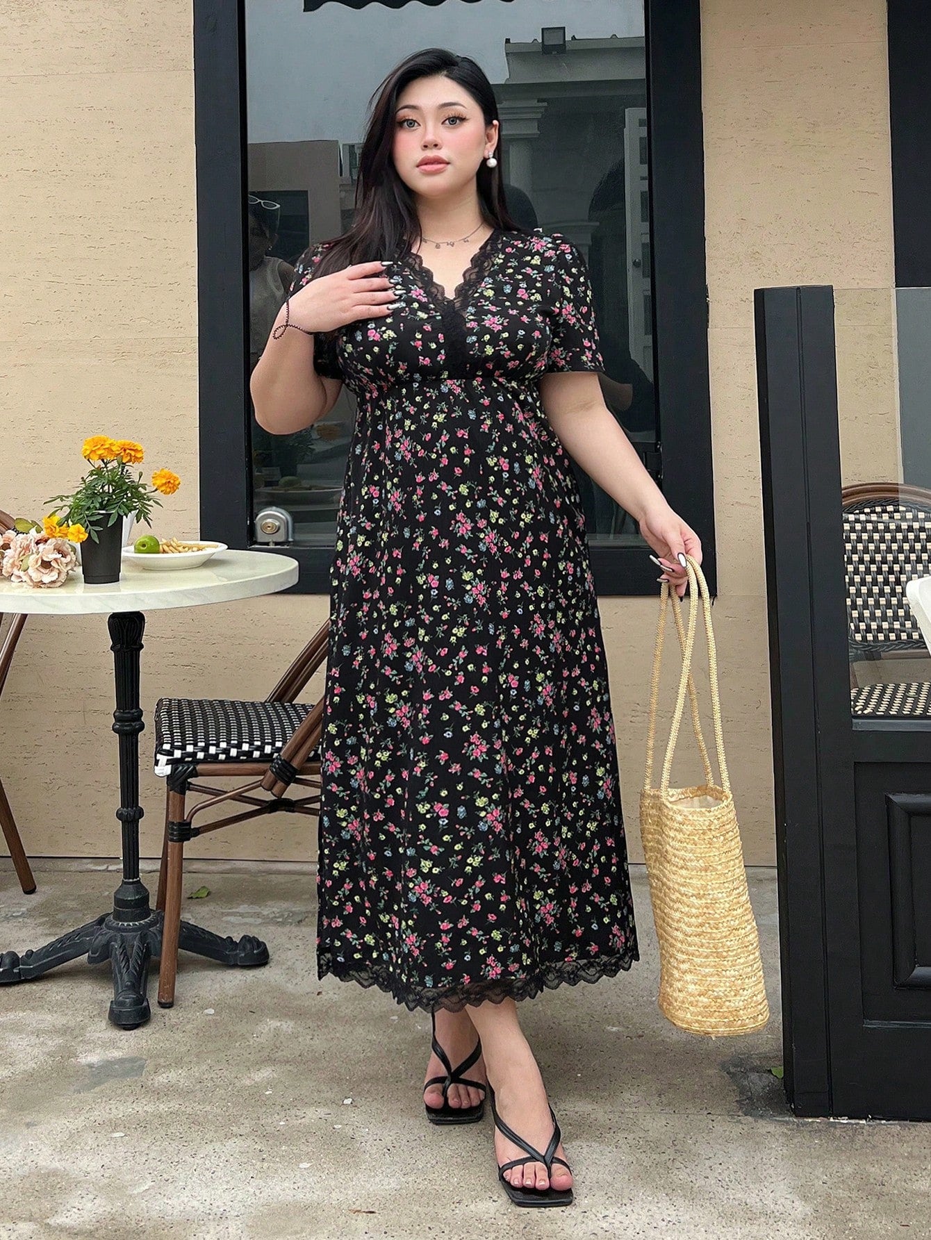 Plus Size Floral Printed Vacation Style Dress With Patchwork Lace Hem And Slit