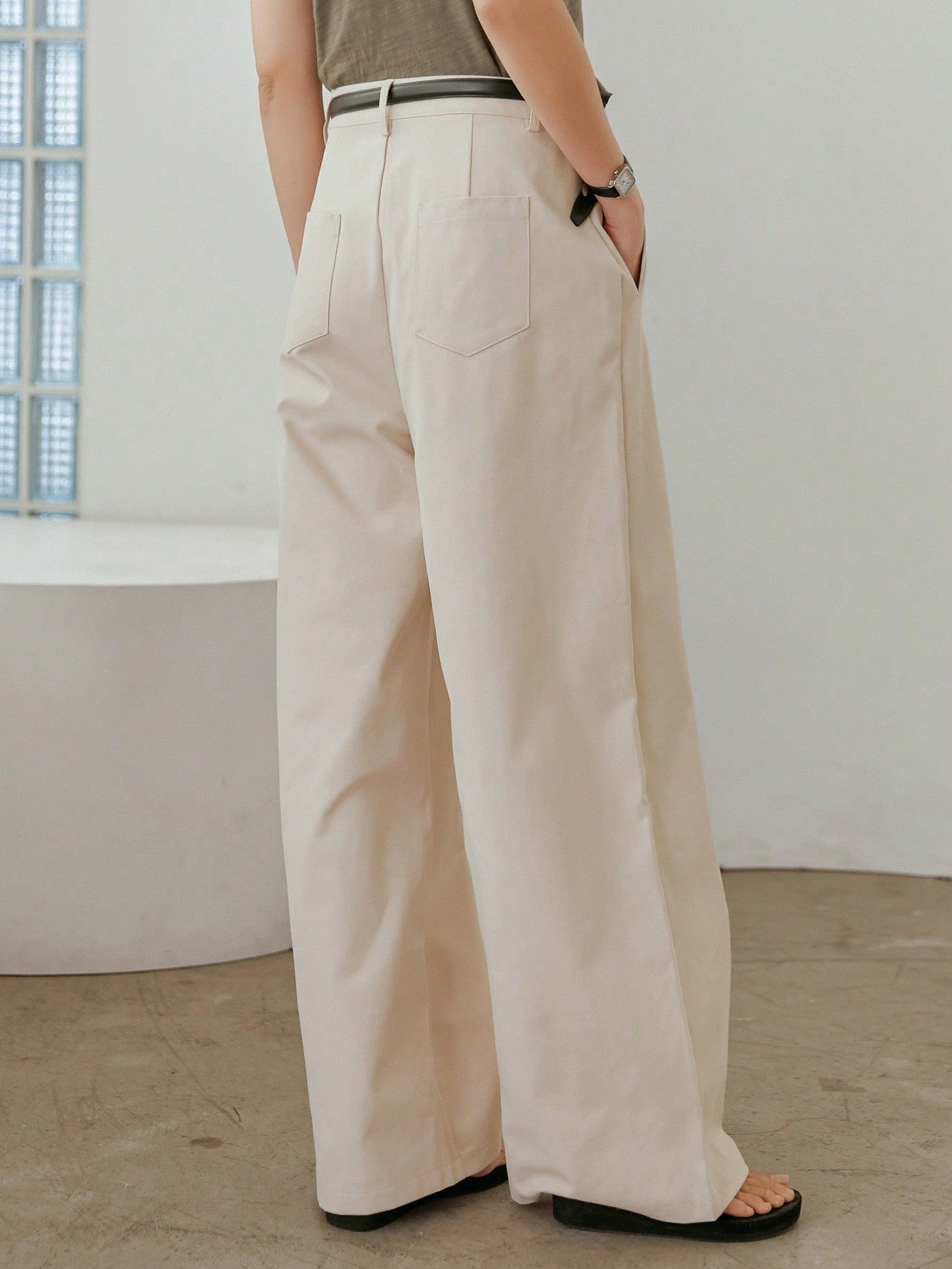 Women's Solid Color Pleated And Loose Suit Trousers