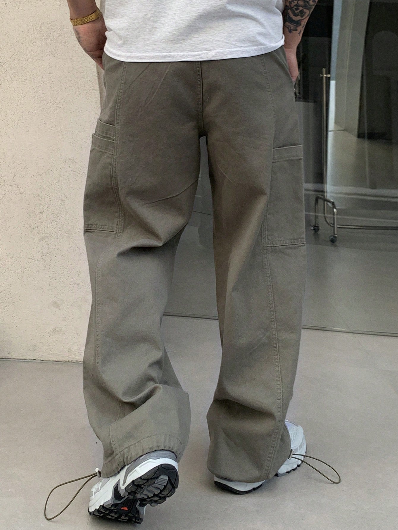 Men Fashionable Loose Fit Straight Leg Pure Color Drawstring Design Jeans