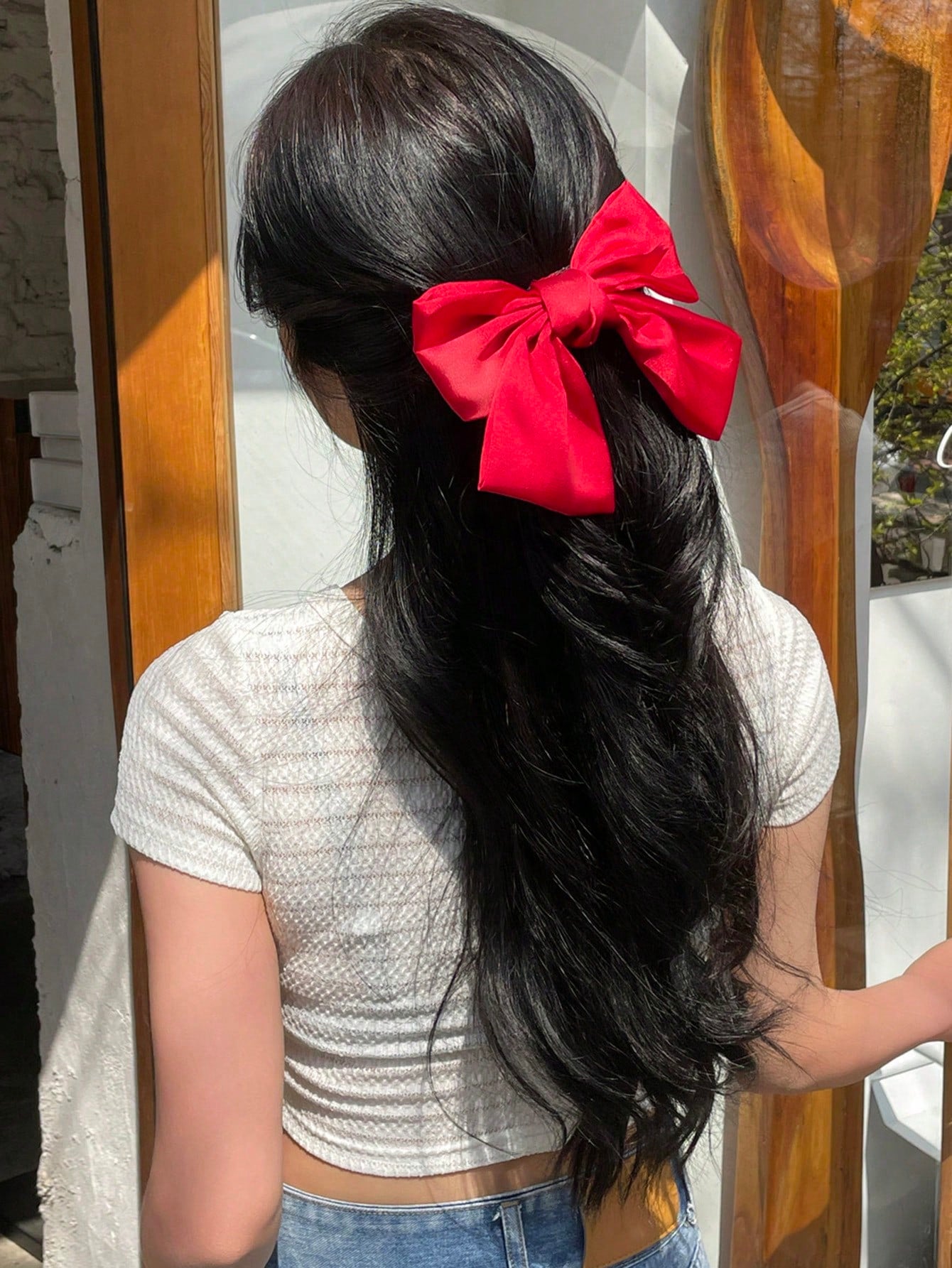 Butterfly Design Fashionable Hair Clip Suitable For Daily Wear