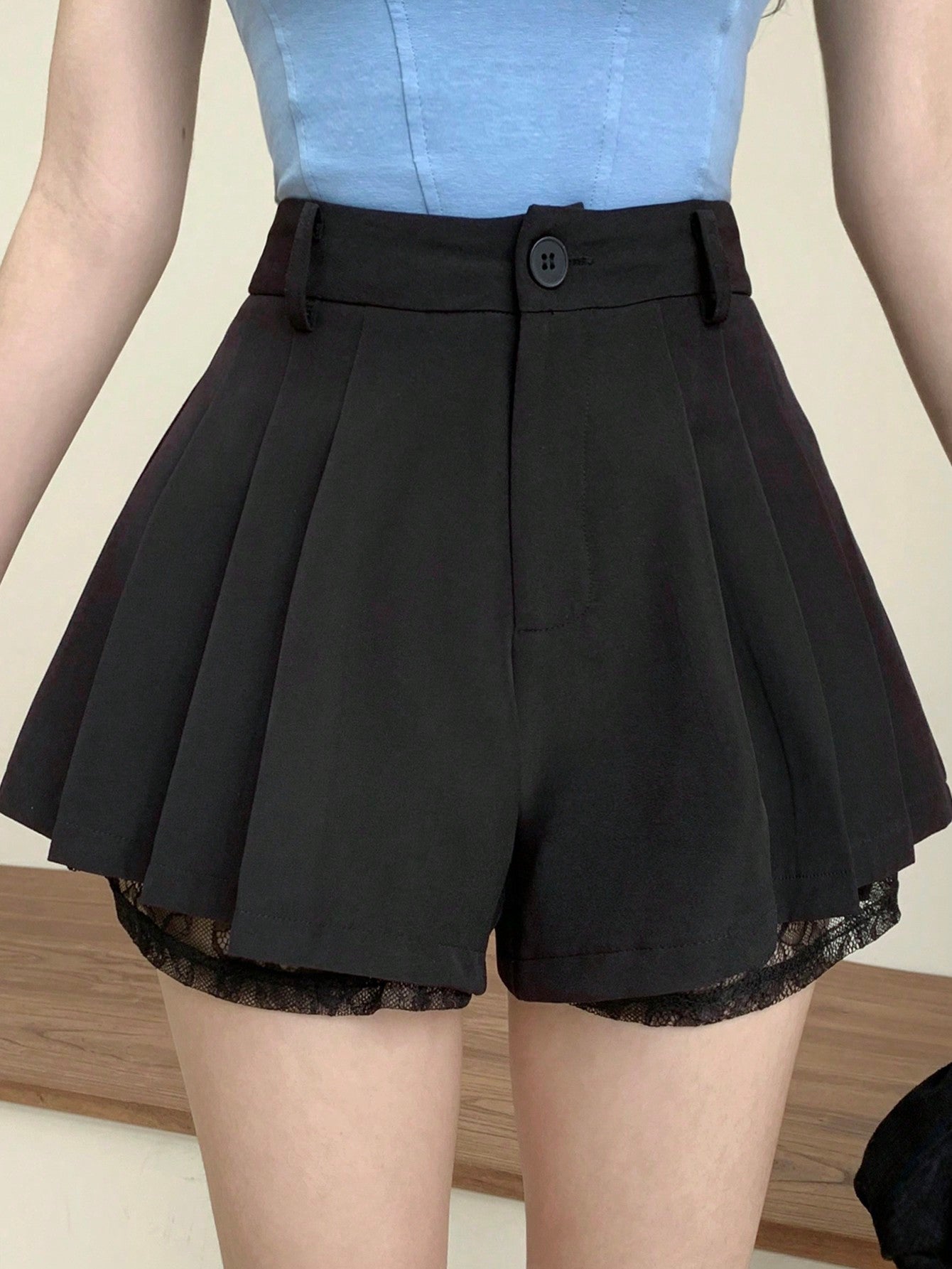 Patchwork Lace Pleated Shorts