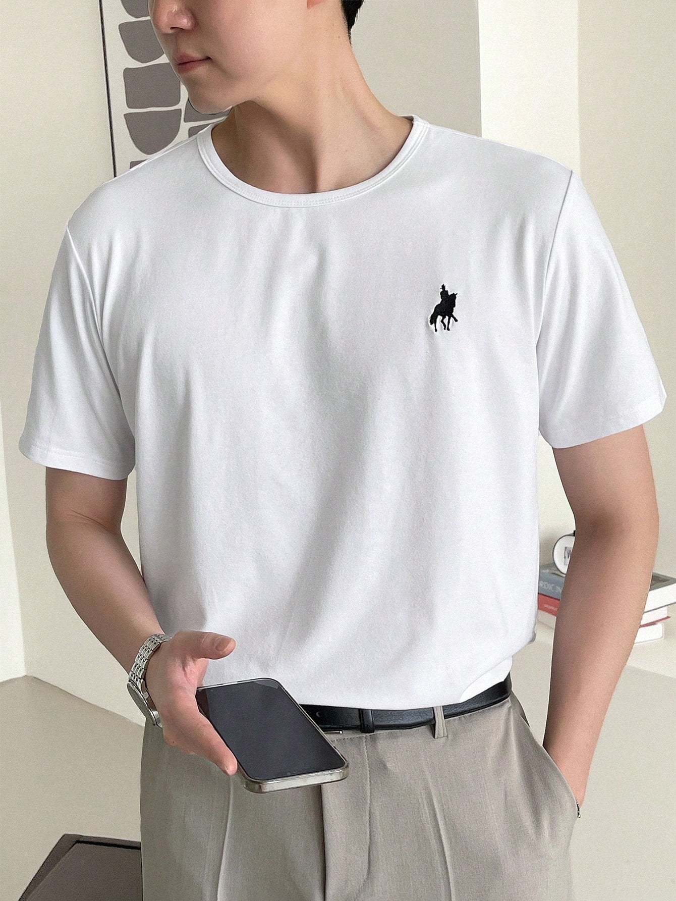 Men Knight Pattern Embroidery Round Neck Short Sleeve Summer T-Shirt