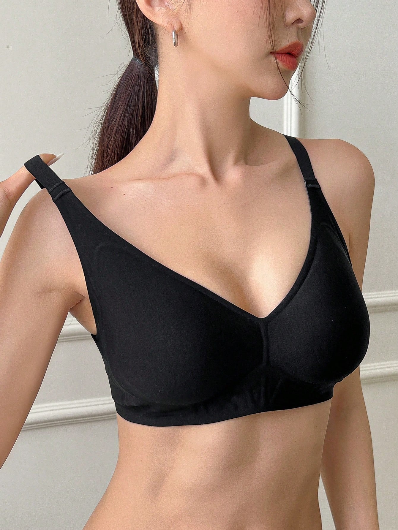 Women Seamless And Wireless Push-Up Bra For Small Chest