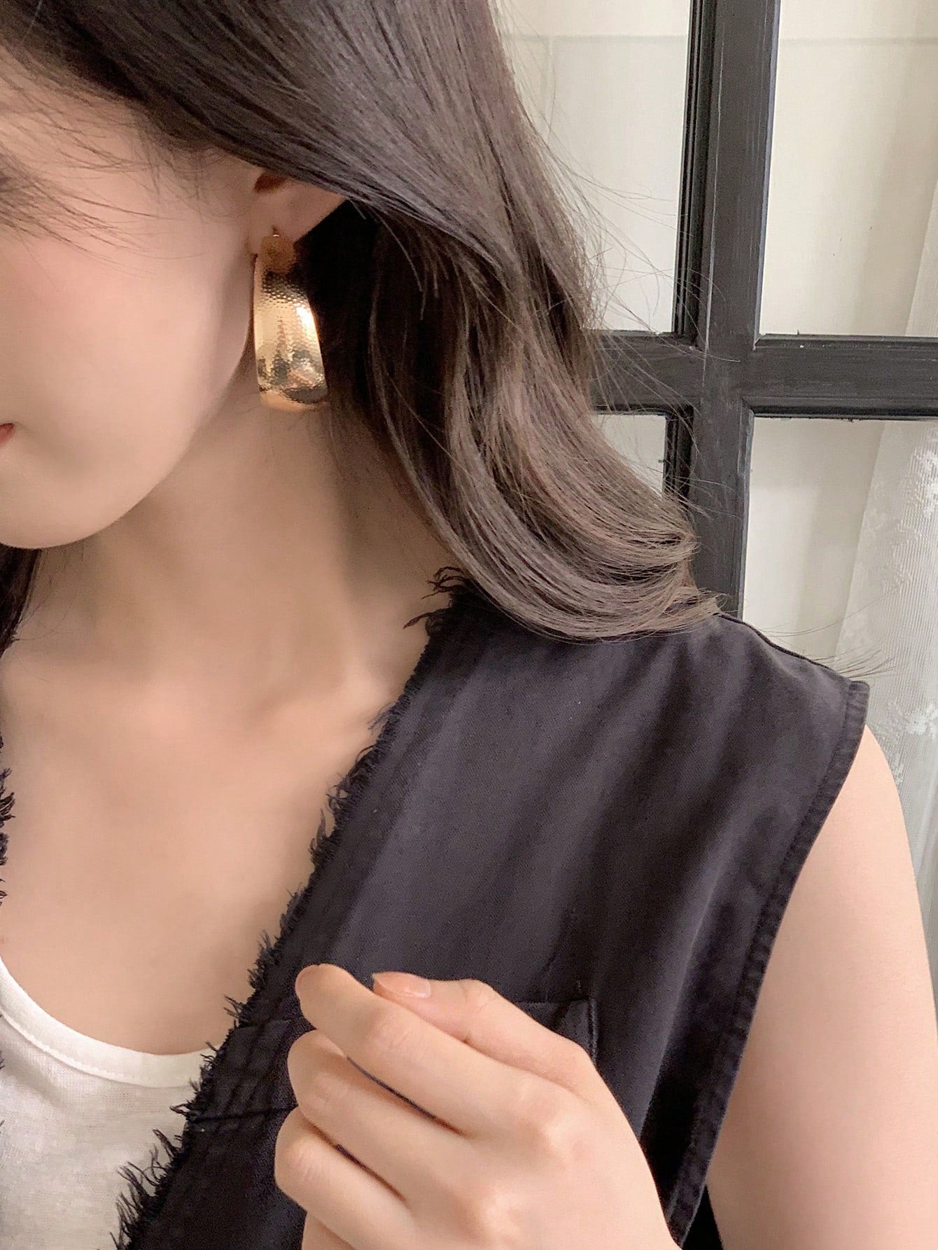 Fashionable And Simple Women Daily Wear Metal Earrings In Gold Color