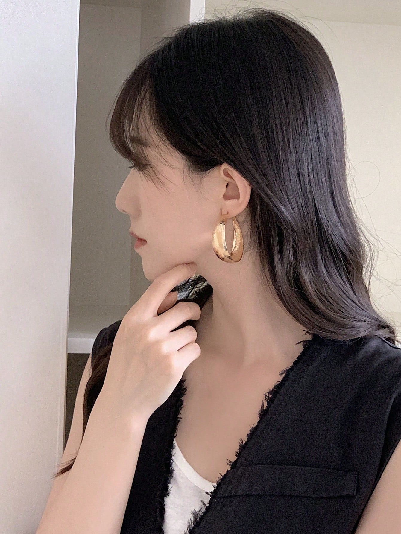 Fashionable And Simple Women Daily Wear Metal Earrings In Gold Color