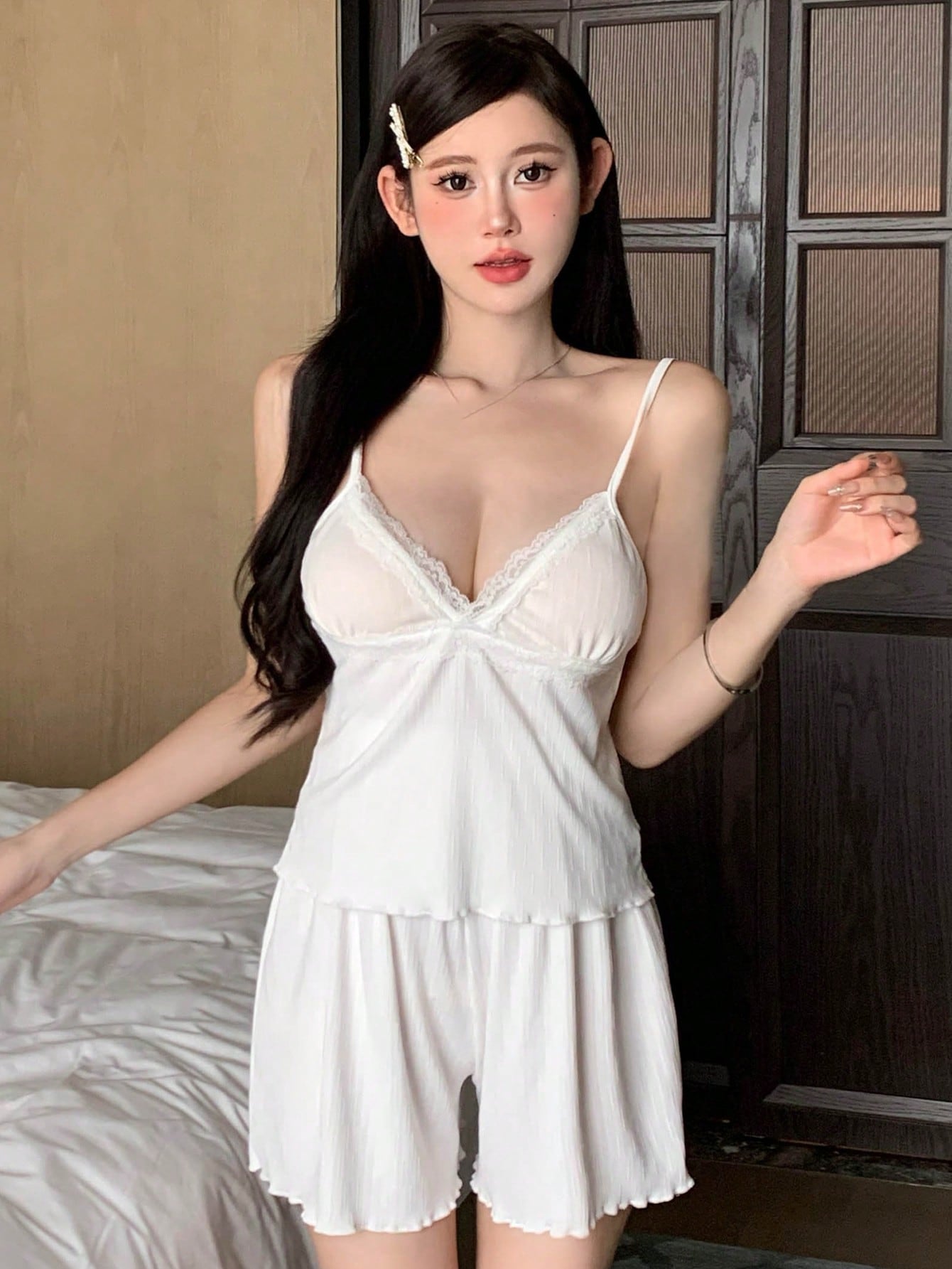 Lace Splicing Tight Stretch Camisole Home Wear Set With Scallop Trim