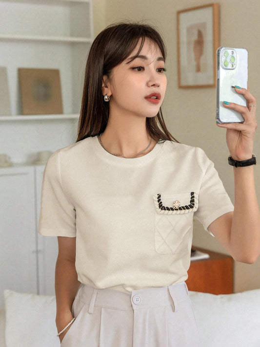 Women's Slim Fit Short Sleeve T-Shirt With Patch Pocket, Summer
