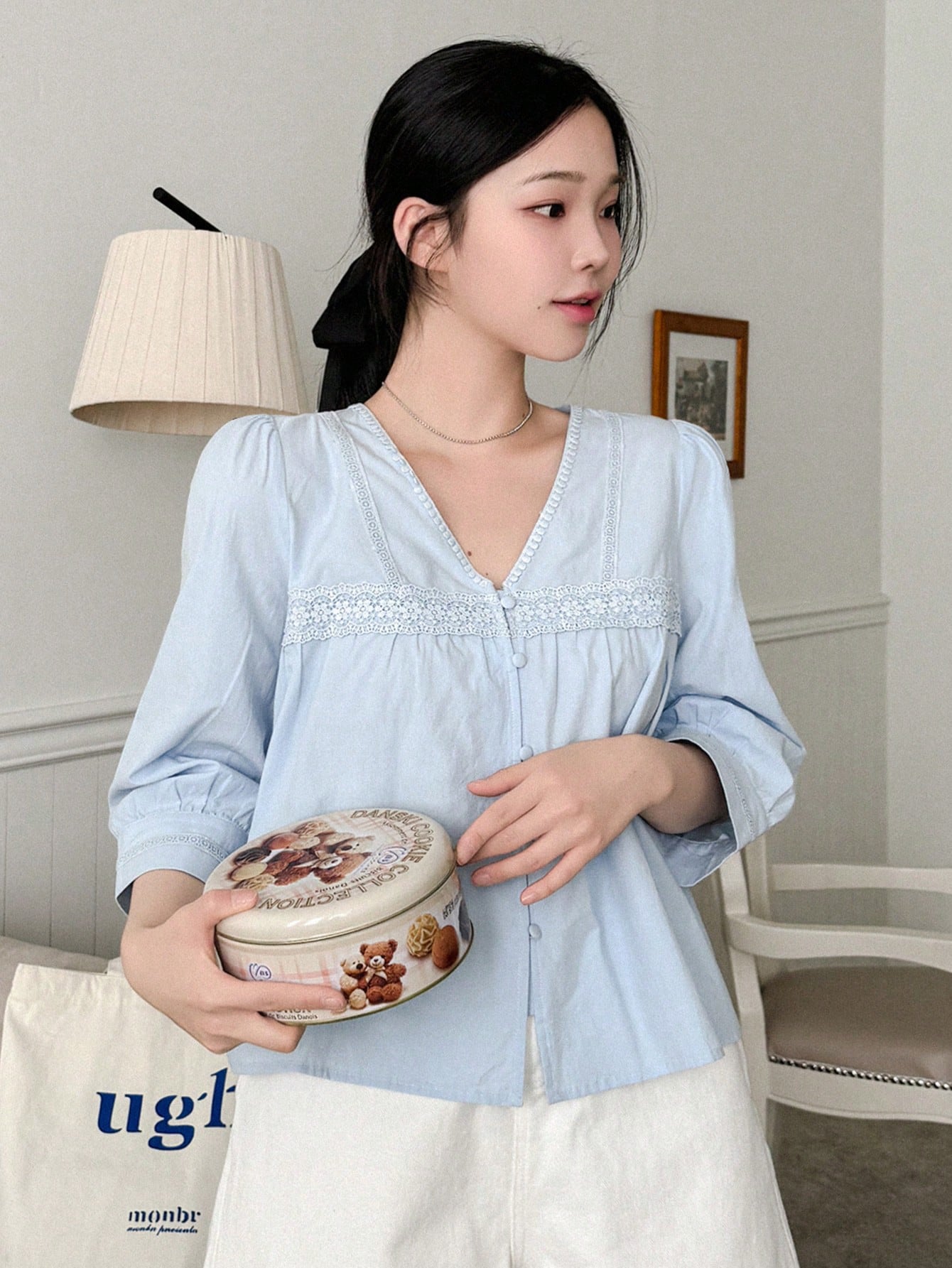 Fashionable Spring And Summer V-Neck Long Sleeve Embroidered Splice Shirt