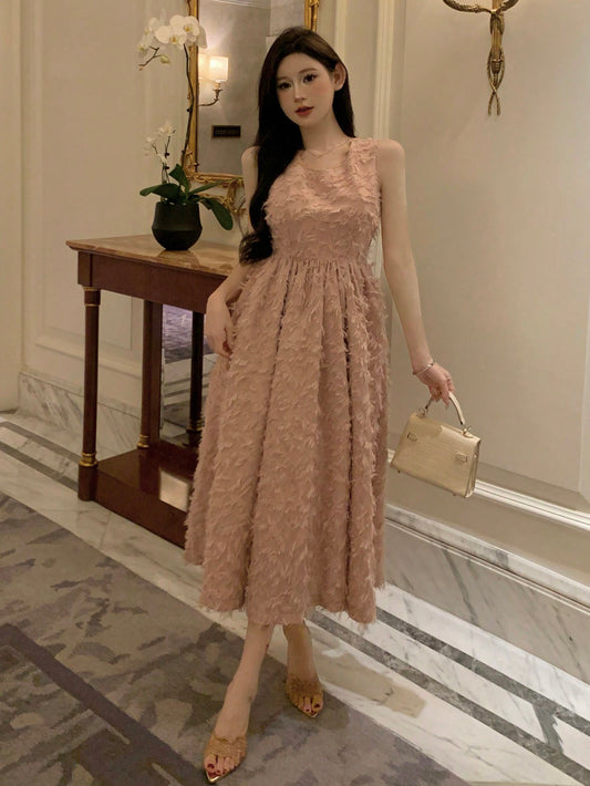 Women's Fashionable Sleeveless Dress With Waist Cinching And 3D Design