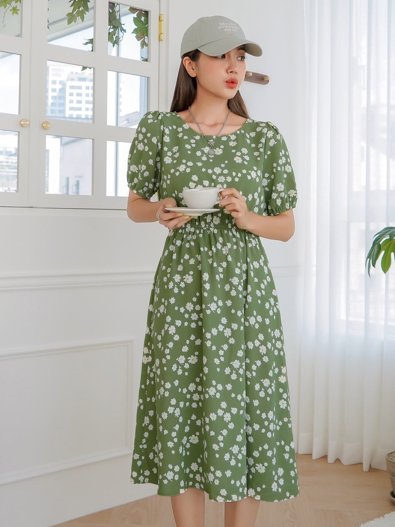 Ditsy Floral Print Puff Sleeve Dress