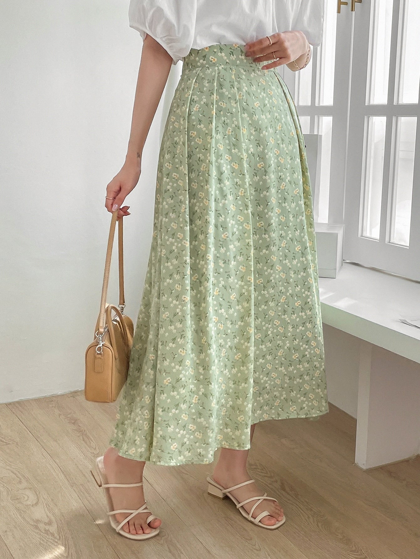 Ditsy Floral Fold Pleated Flared Skirt