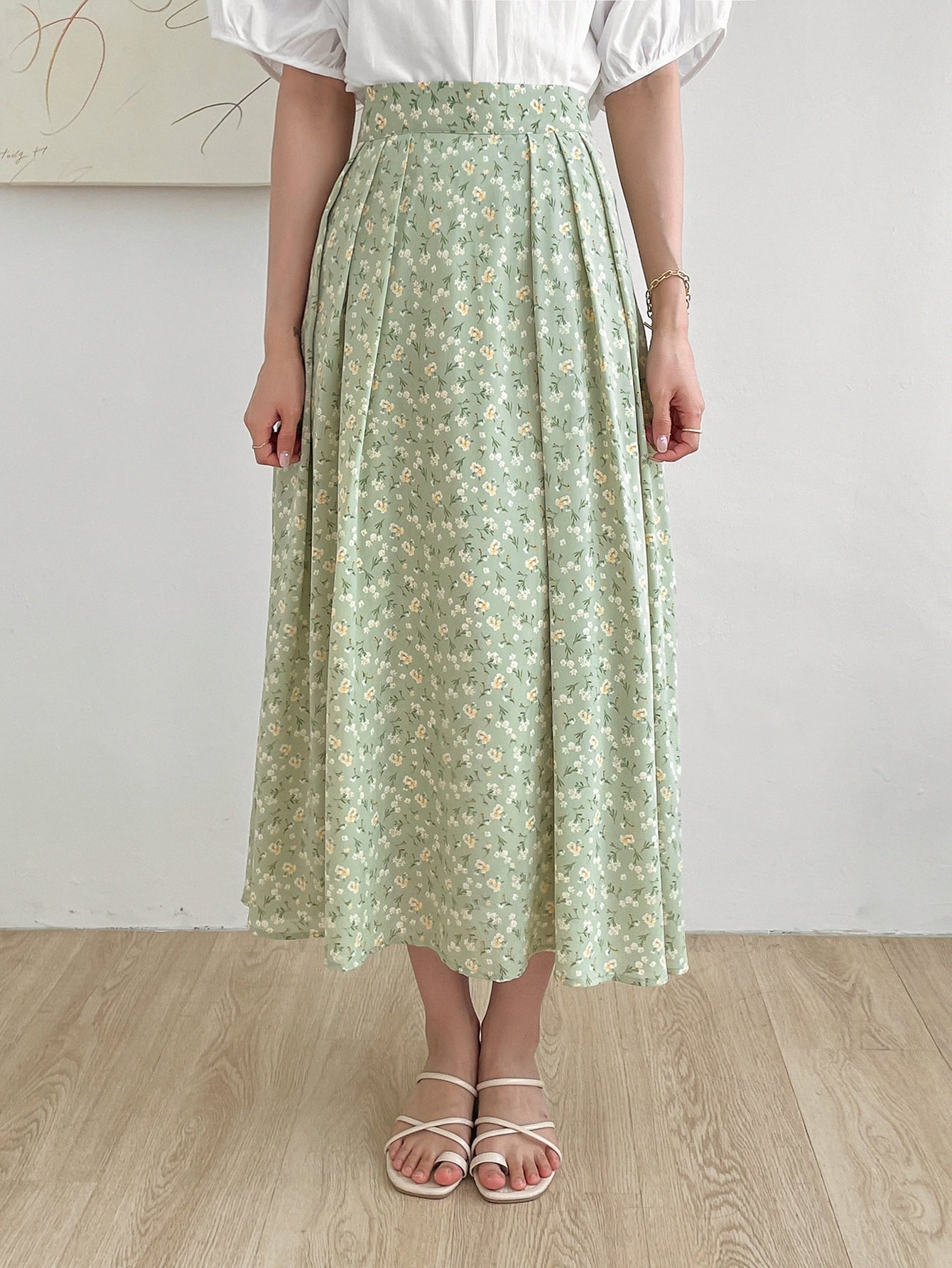 Ditsy Floral Fold Pleated Flared Skirt