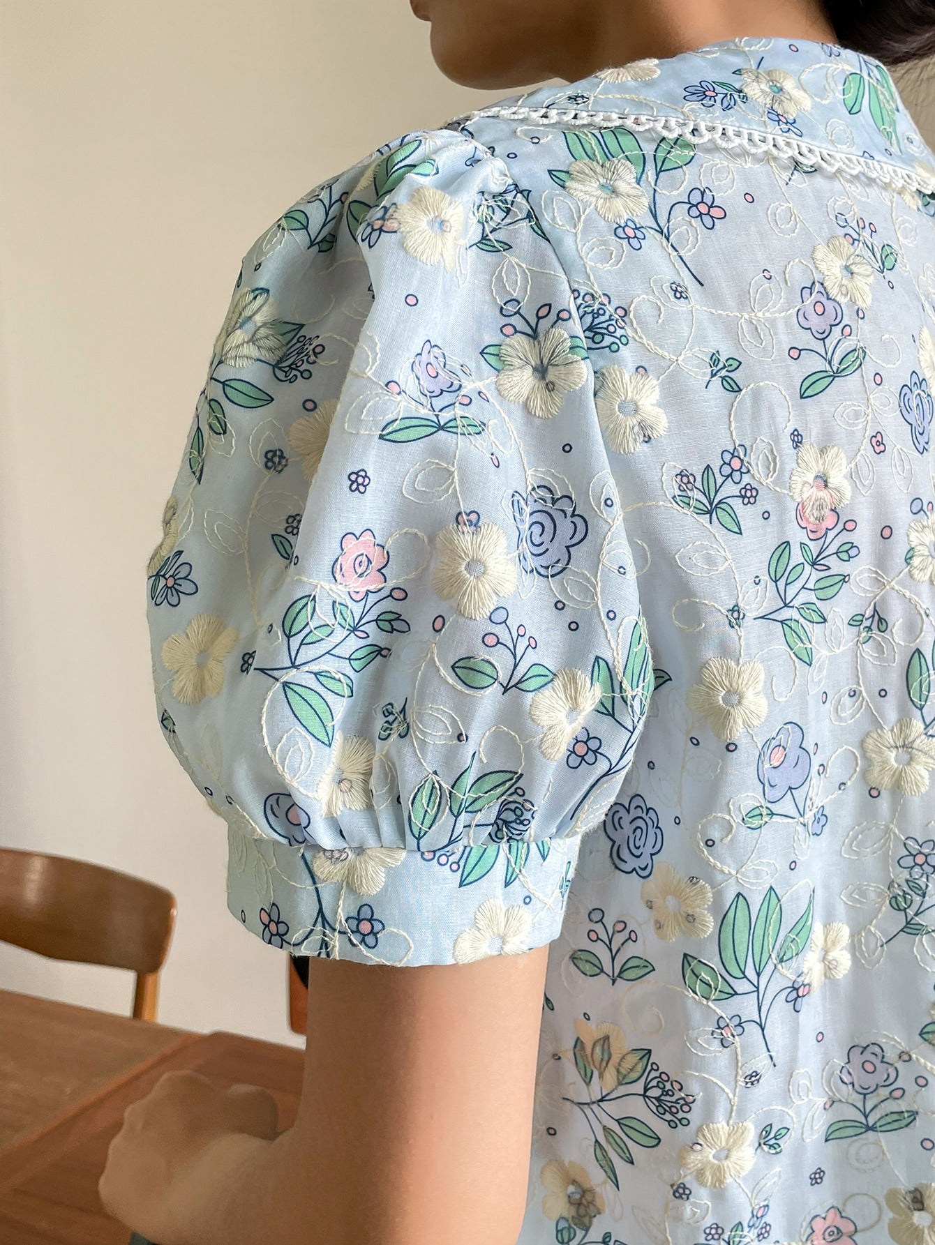 Floral Embroidery Peter Pan Collar Puff Sleeve Shirt