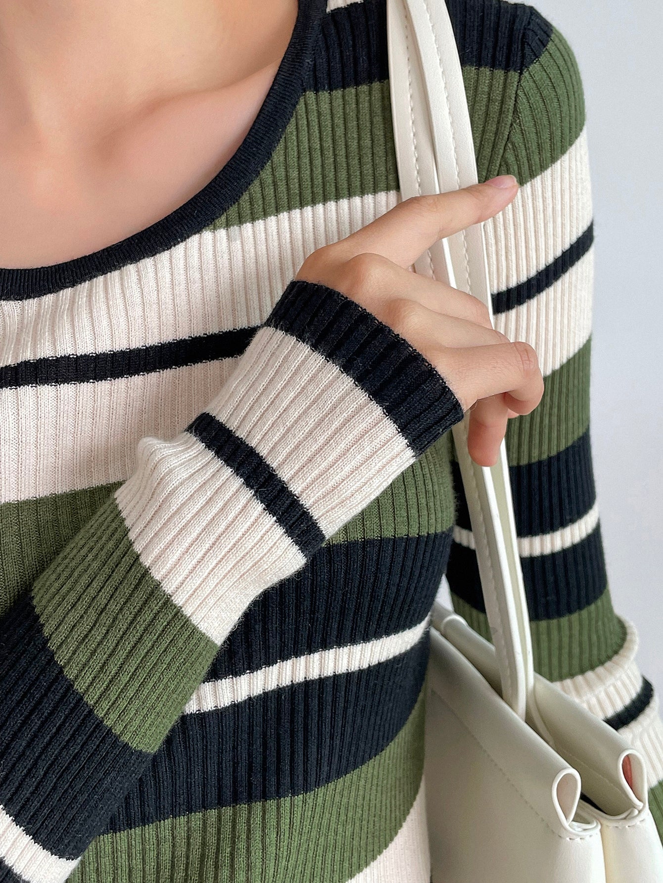 Striped Pattern Rib-knit Sweater