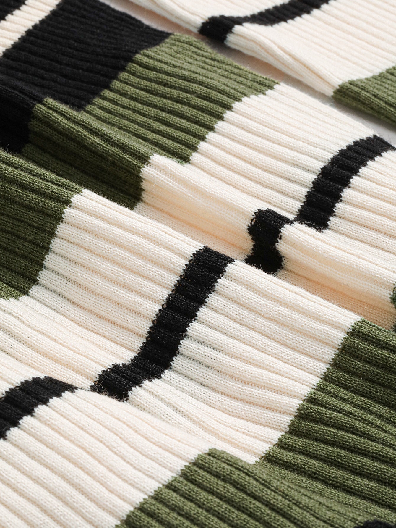 Striped Pattern Rib-knit Sweater