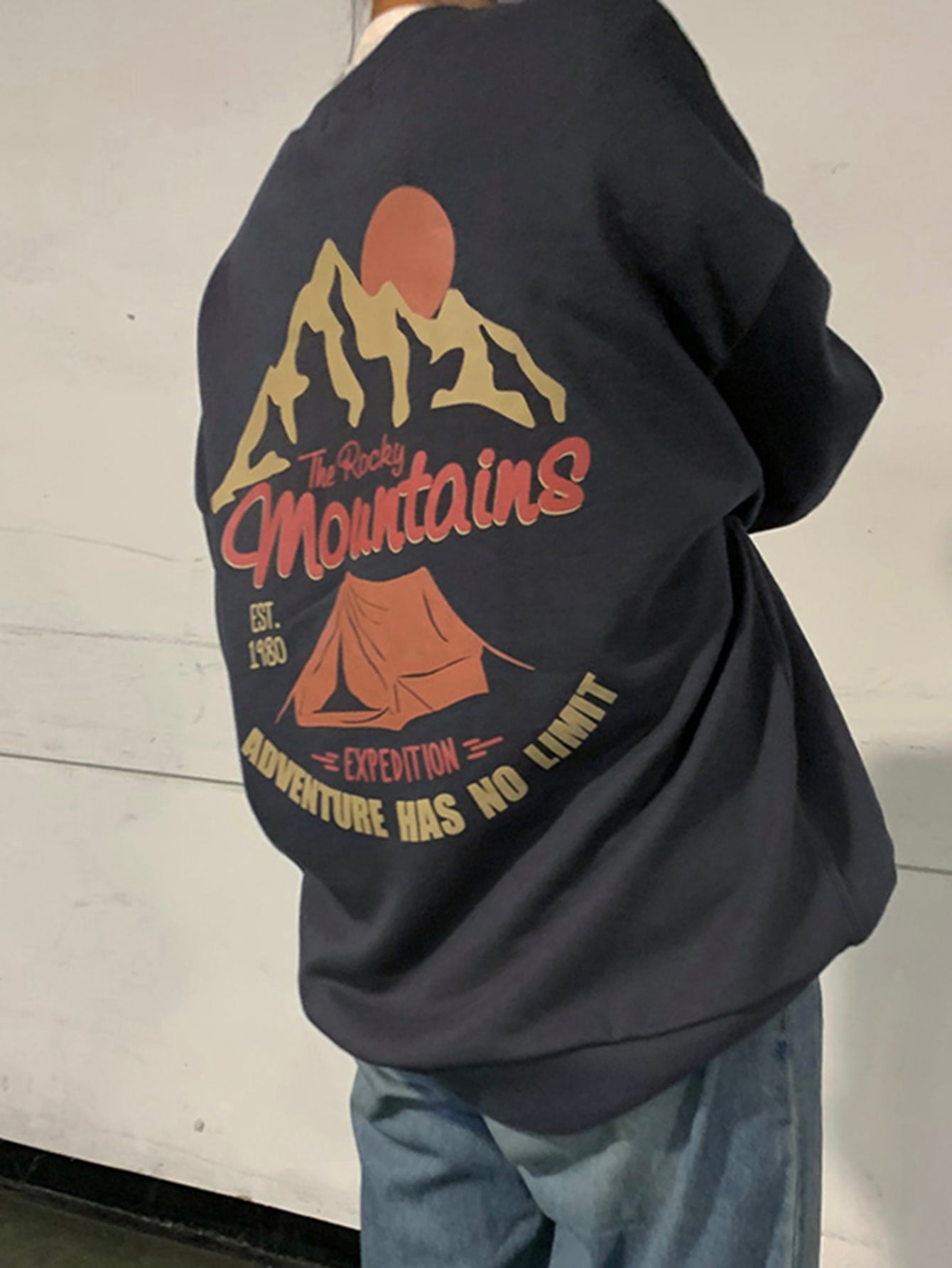 Mountain And Slogan Graphic Drop Shoulder Sweatshirt