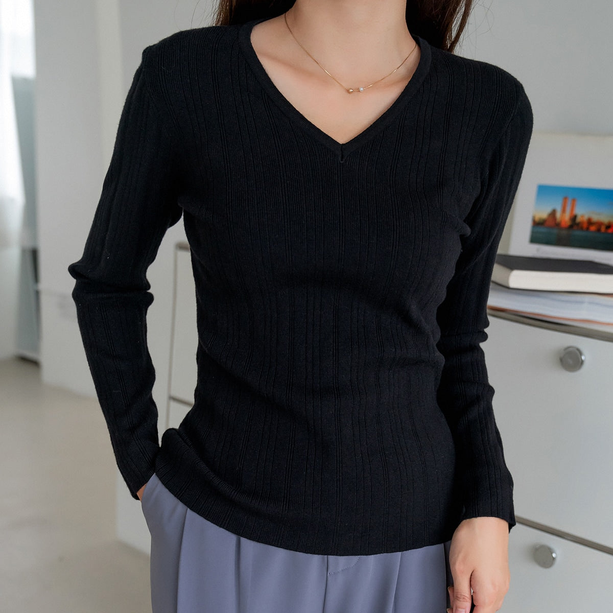 Solid V-neck Ribbed Knit Sweater