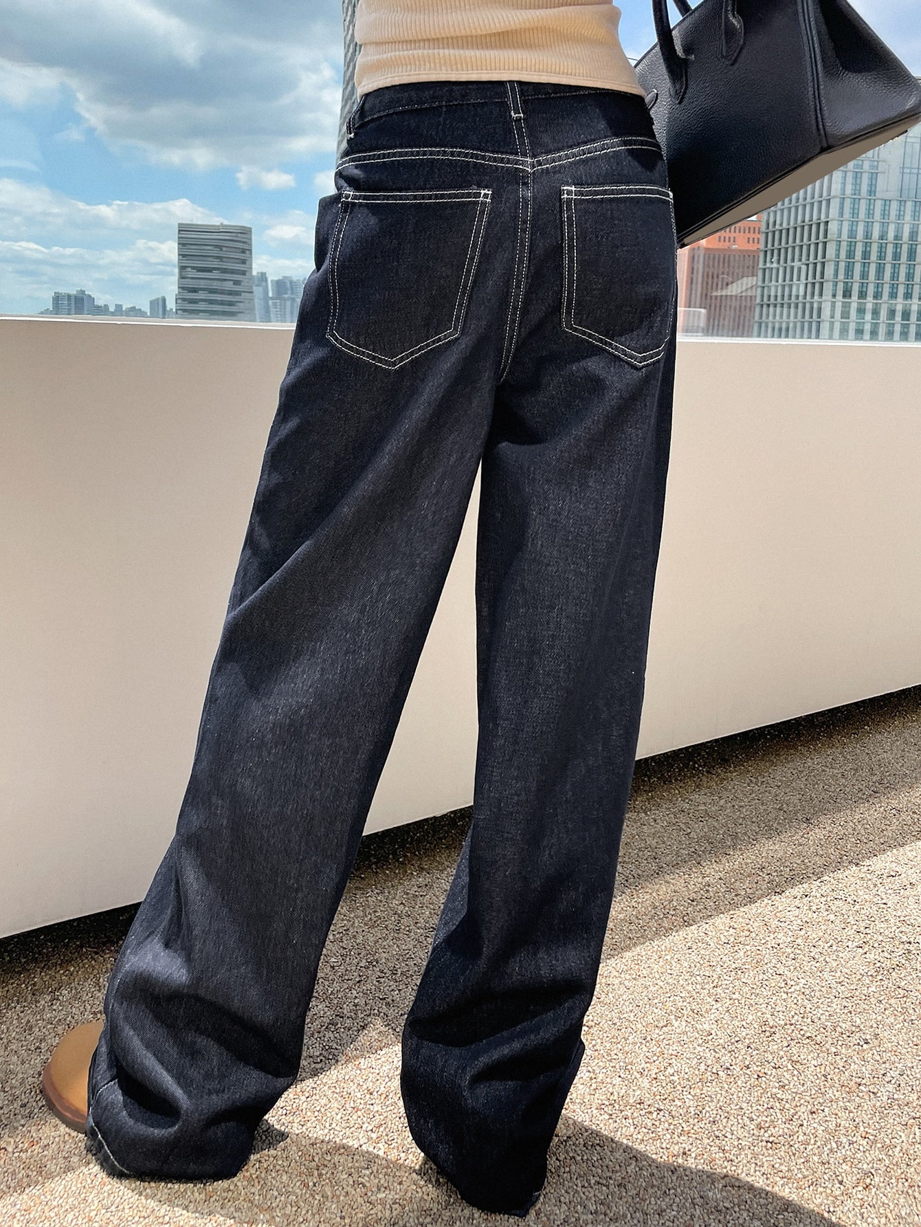 Top-stitching Slant Pocket Straight Leg Jeans