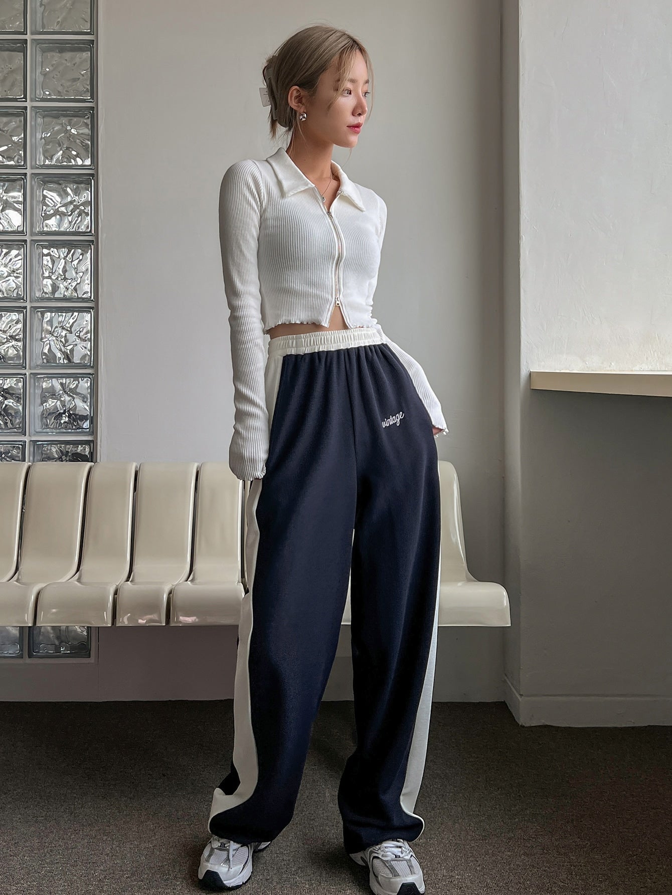 Letter Graphic Contrast Side Seam Pants