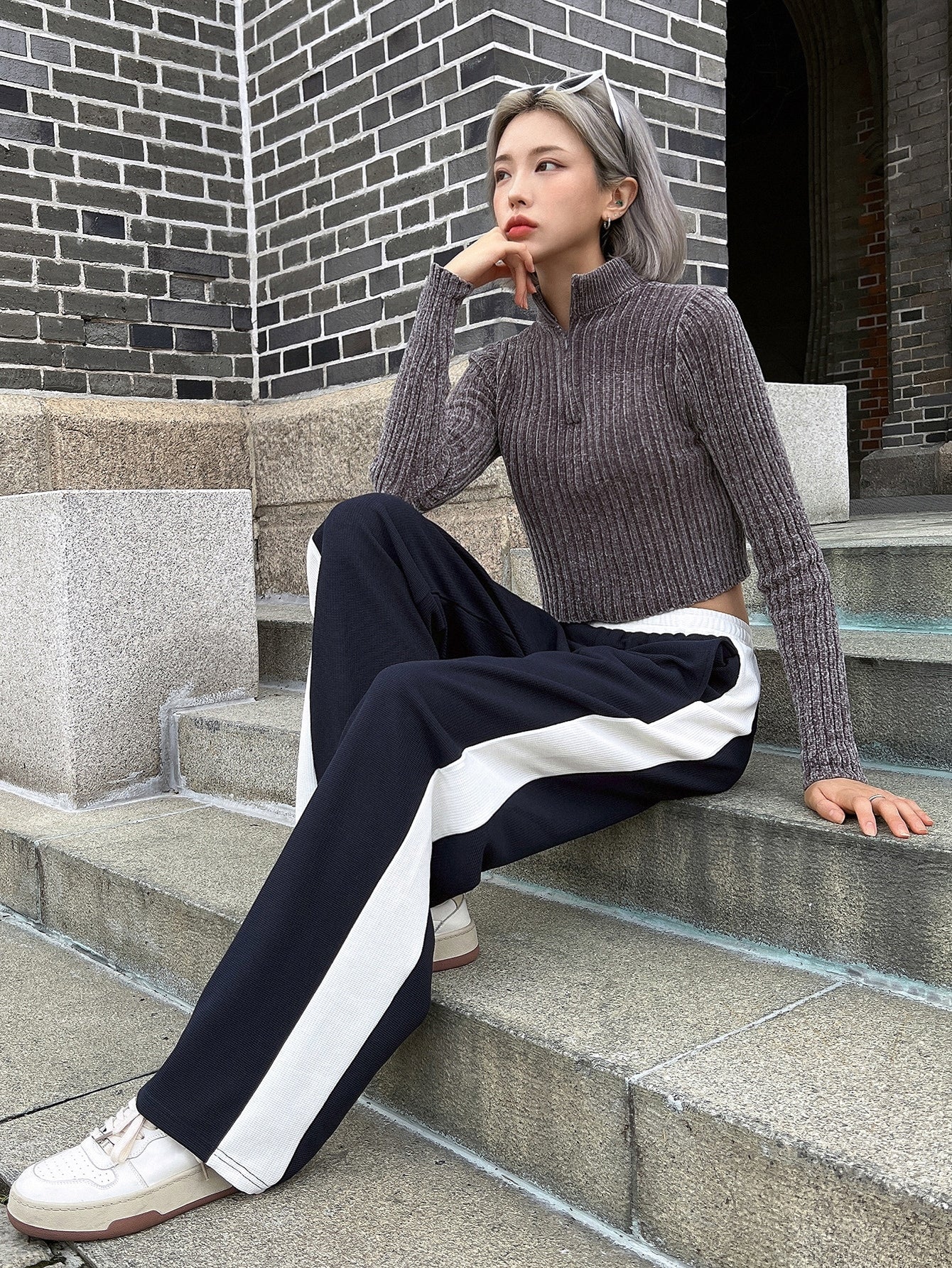 Letter Graphic Contrast Side Seam Pants