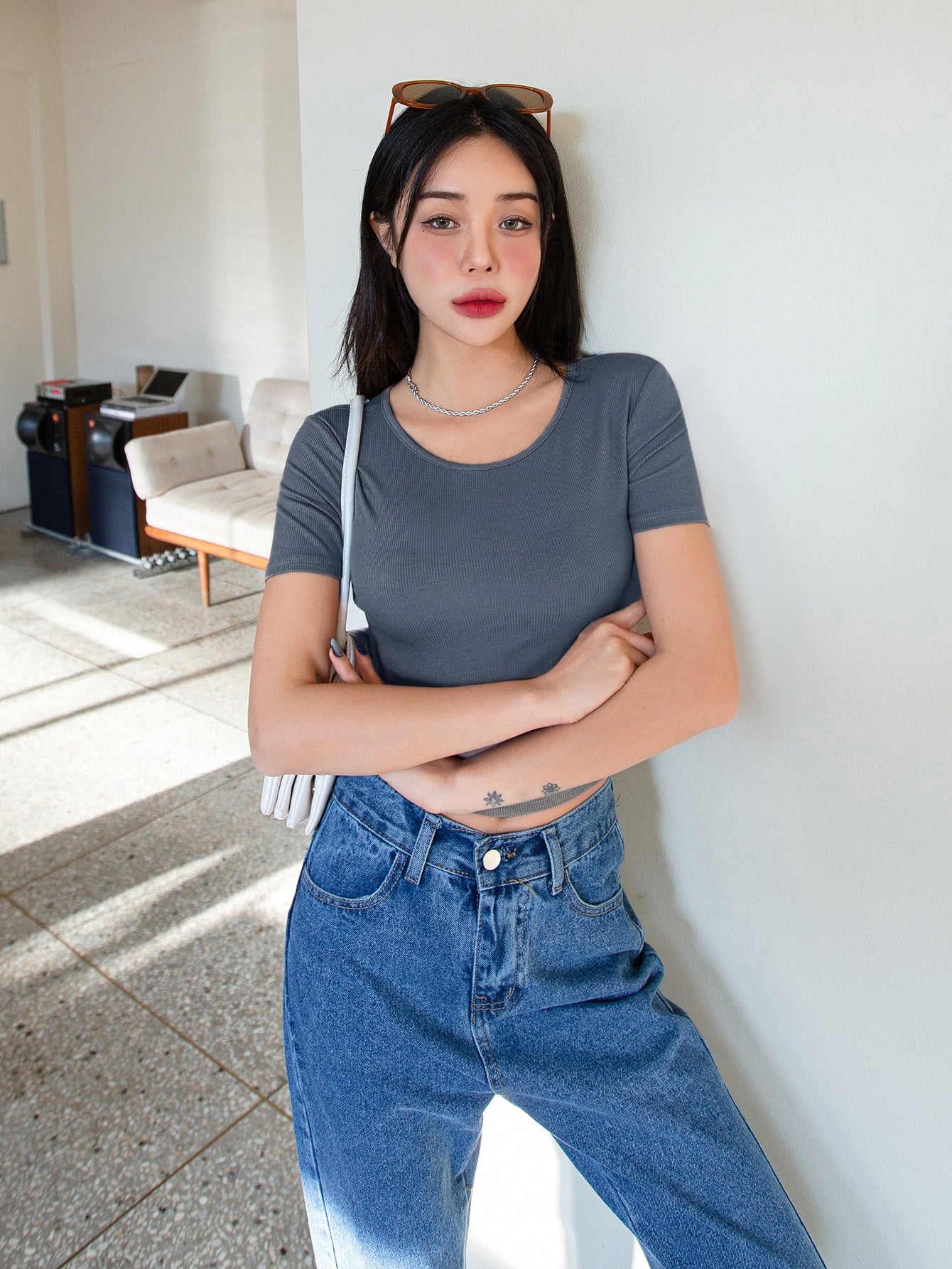 Round Neck Ribbed Knit Tee