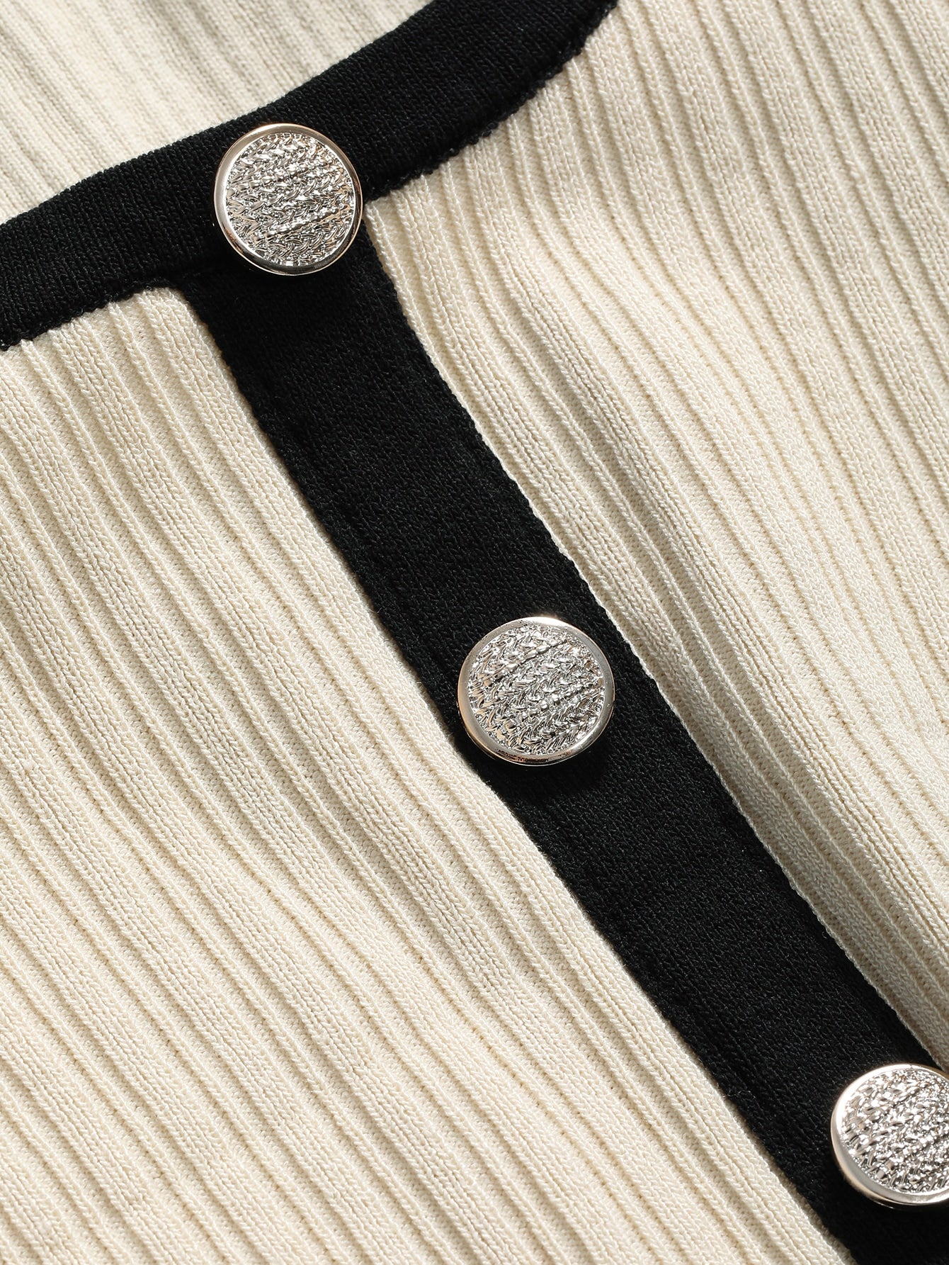Contrast Trim Button Detail Knit Top