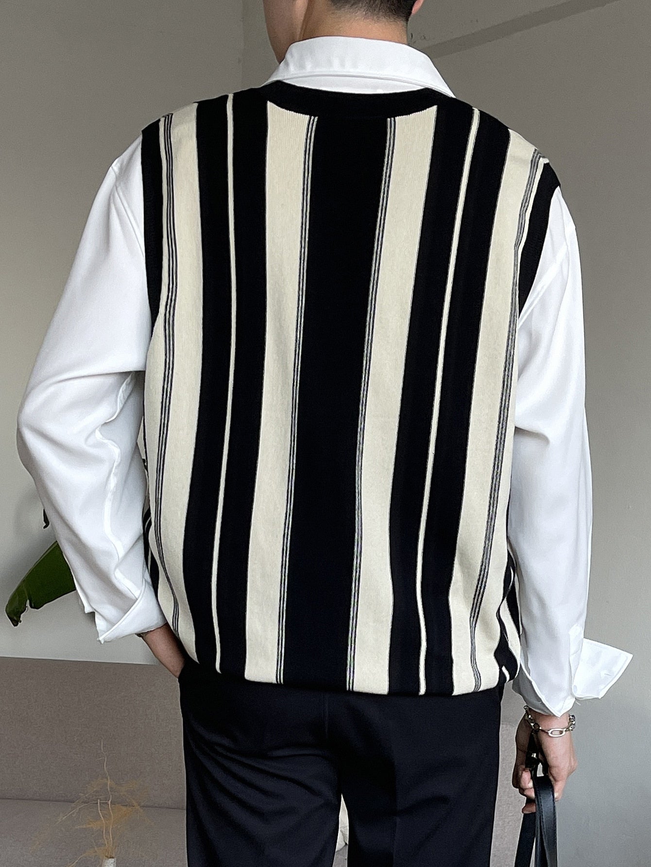Men Striped Pattern Colorblock Sweater Vest Without Shirt