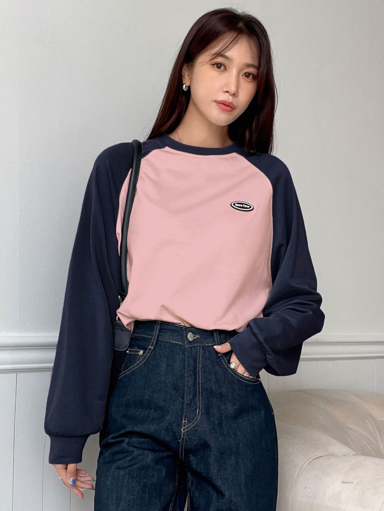 Letter Patched Colorblock Raglan Sleeve Tee