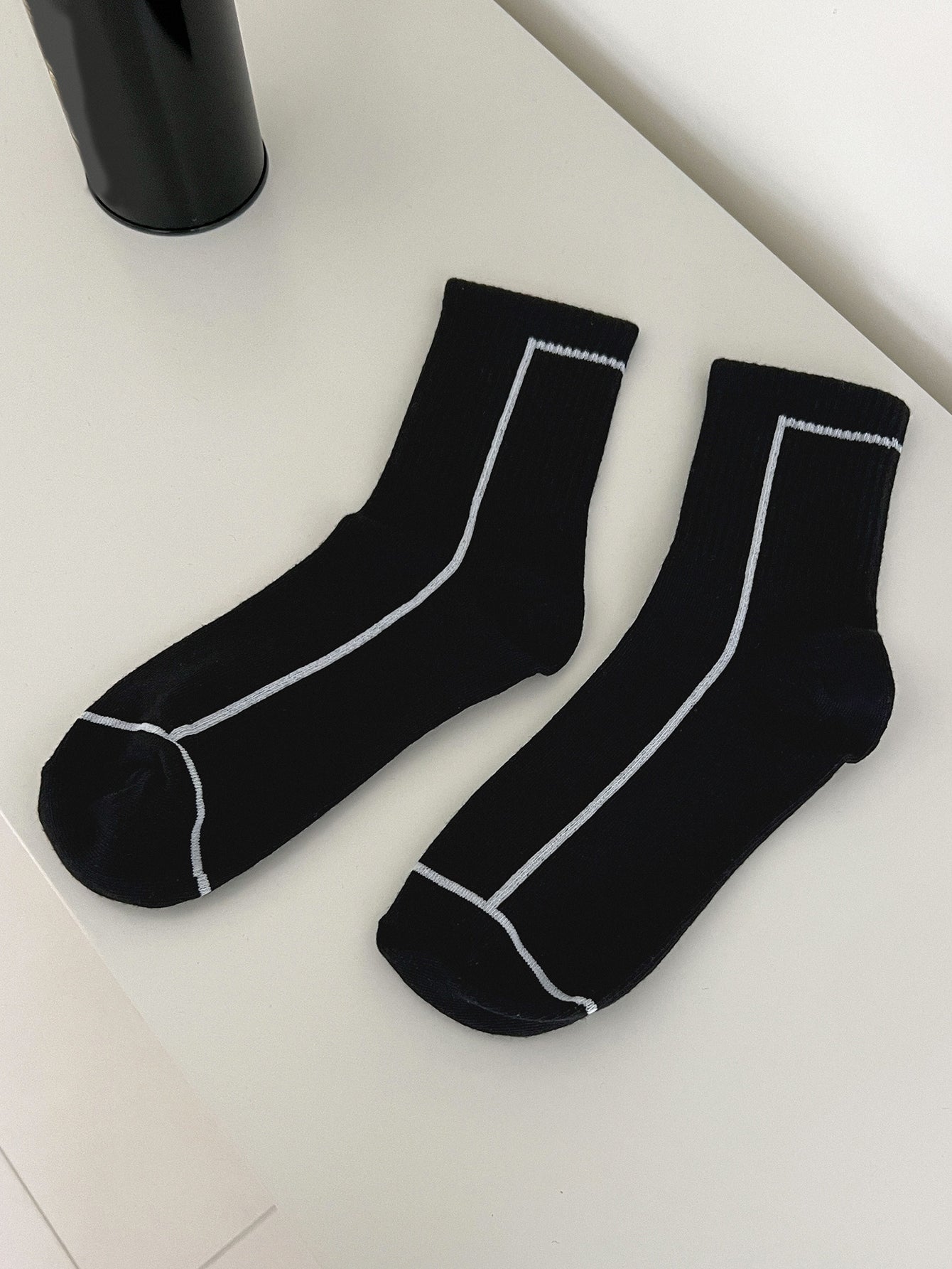 Line Pattern Crew Socks