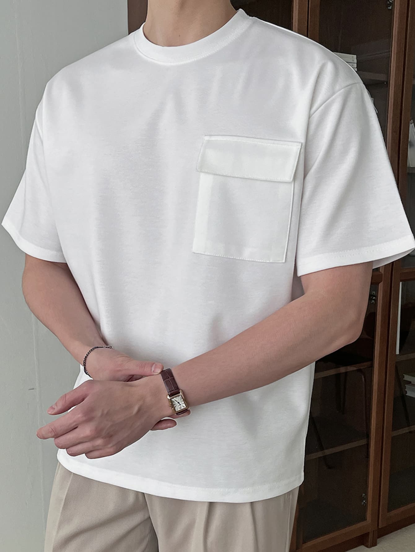 Men Cotton Flap Pocket Plain T Shirt