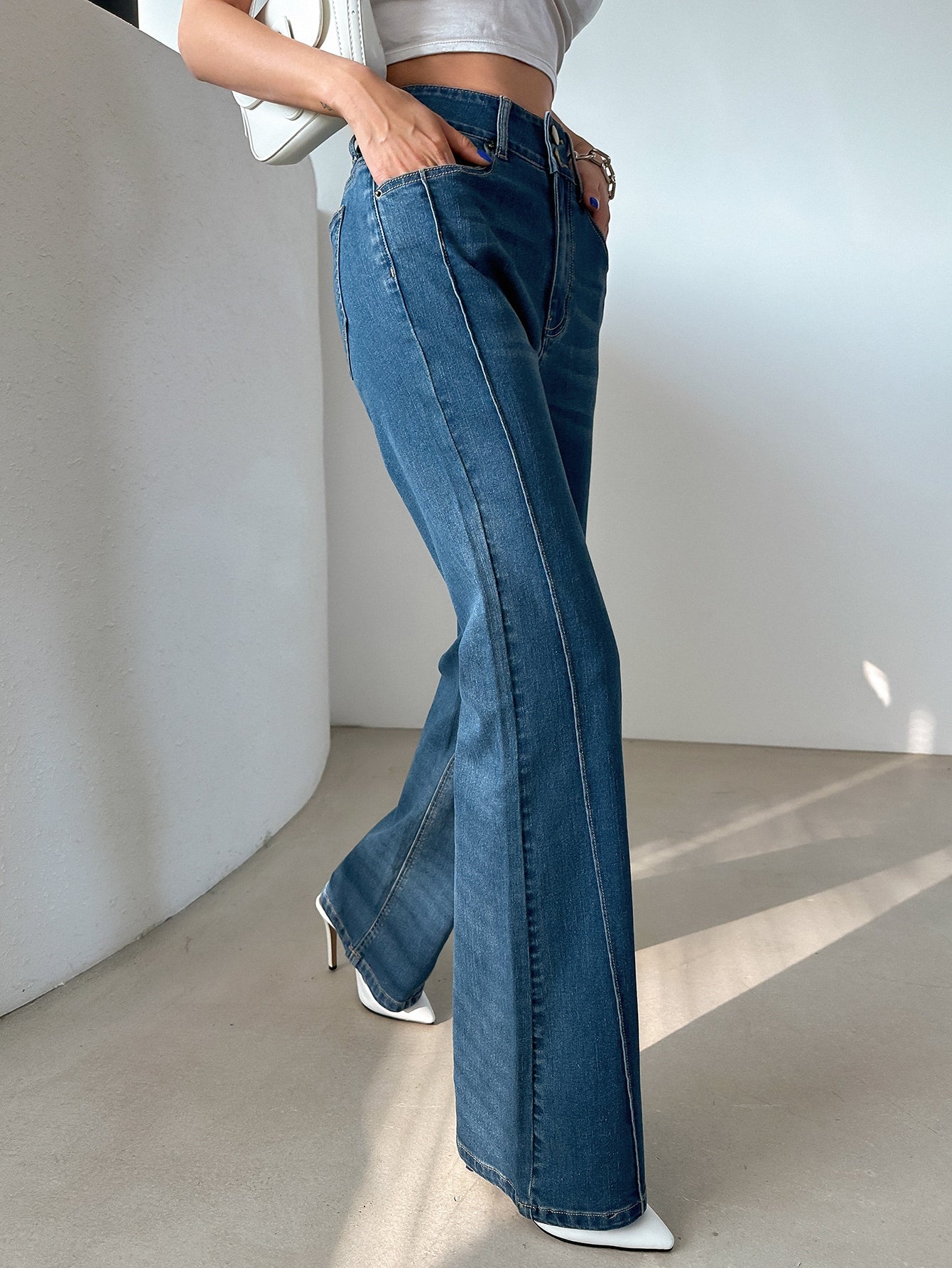 Top-stitching Flare Leg Jeans