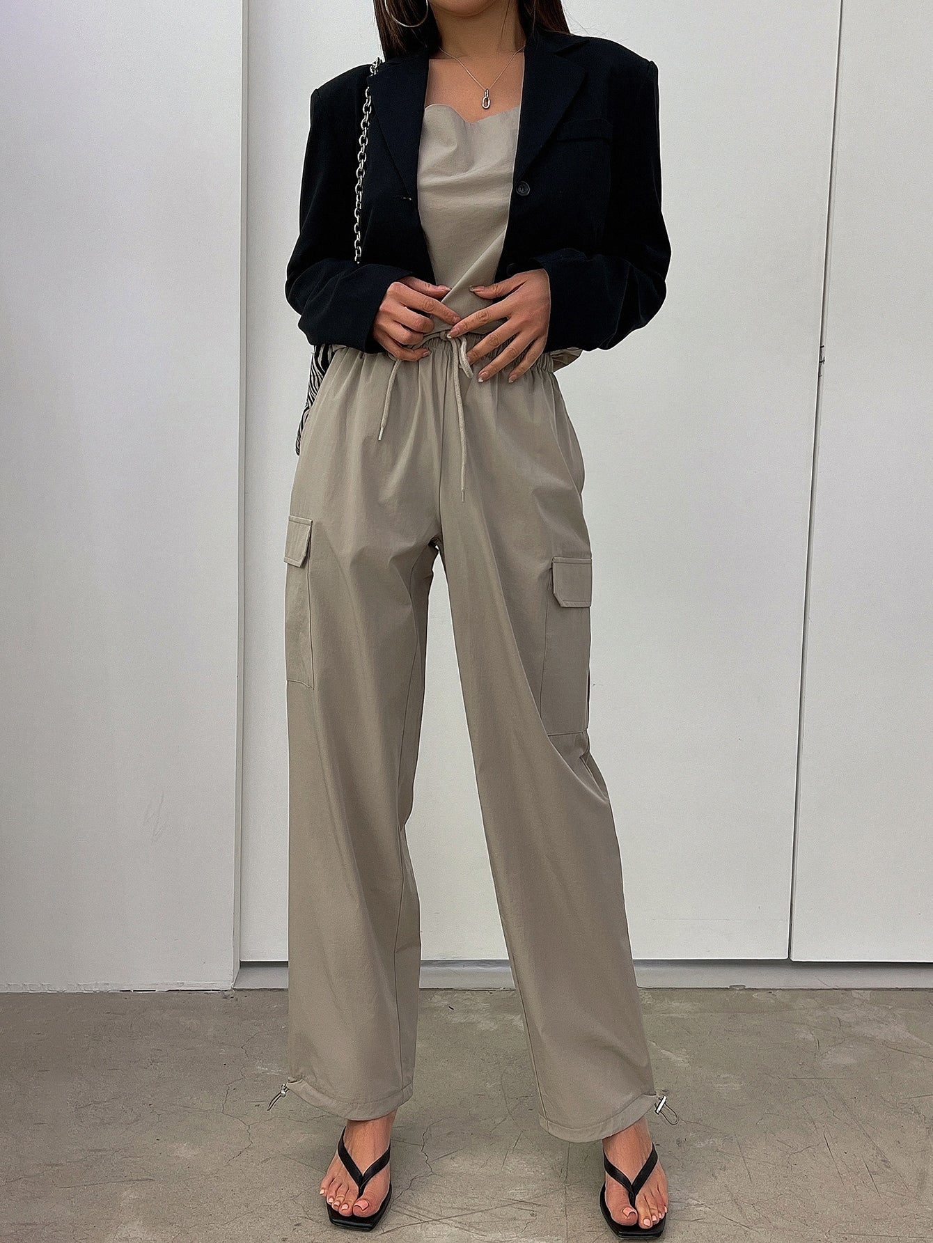 Solid Cami Top & Flap Pocket Drawstring Waist Pants