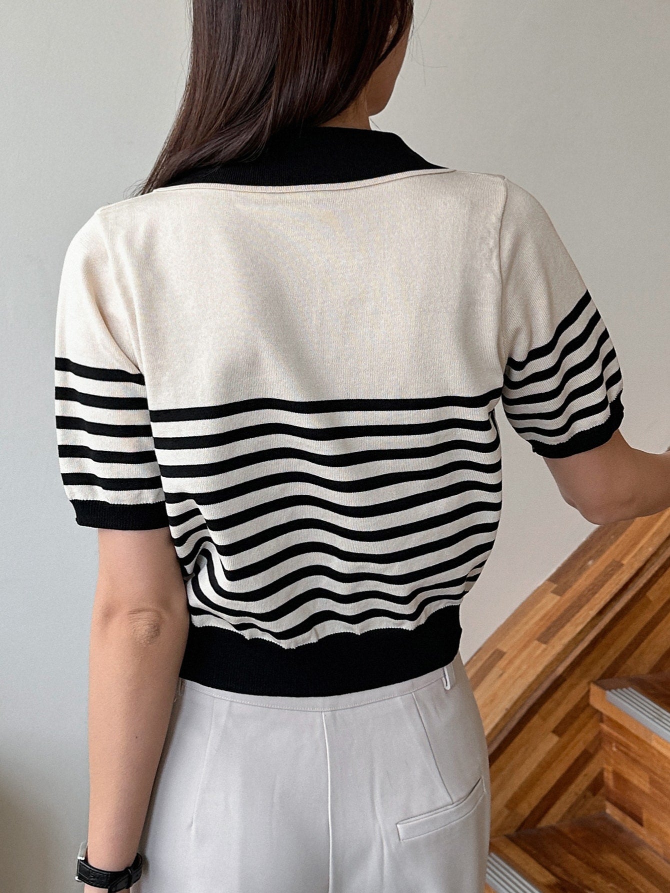 Striped Pattern Contrast Collar Knit Top