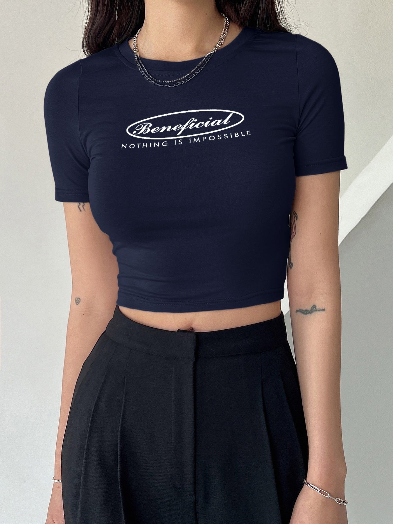 Letter Graphic Crop Tee