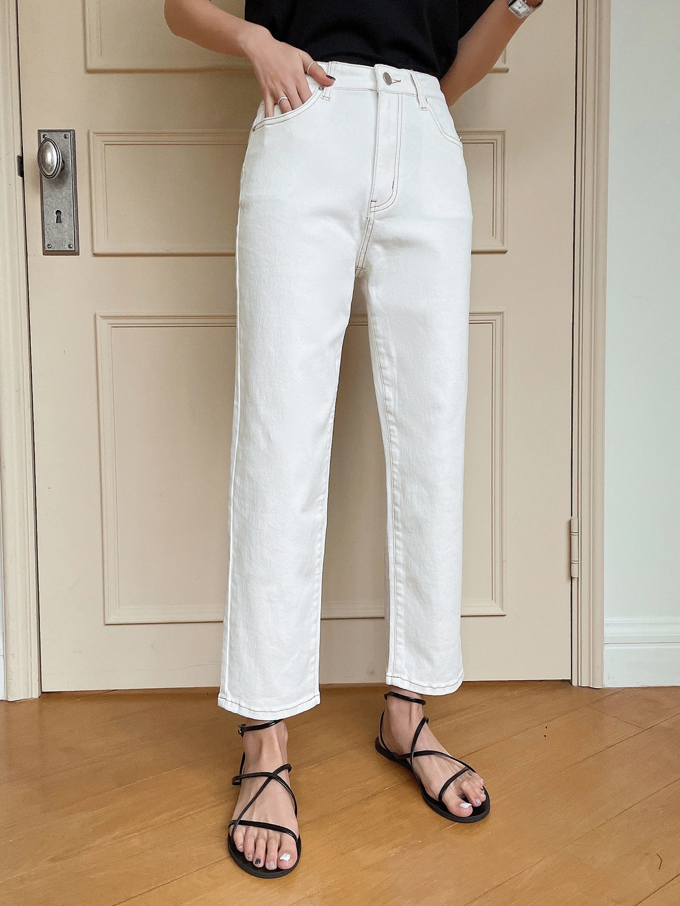 Solid Straight Leg Cropped Jeans