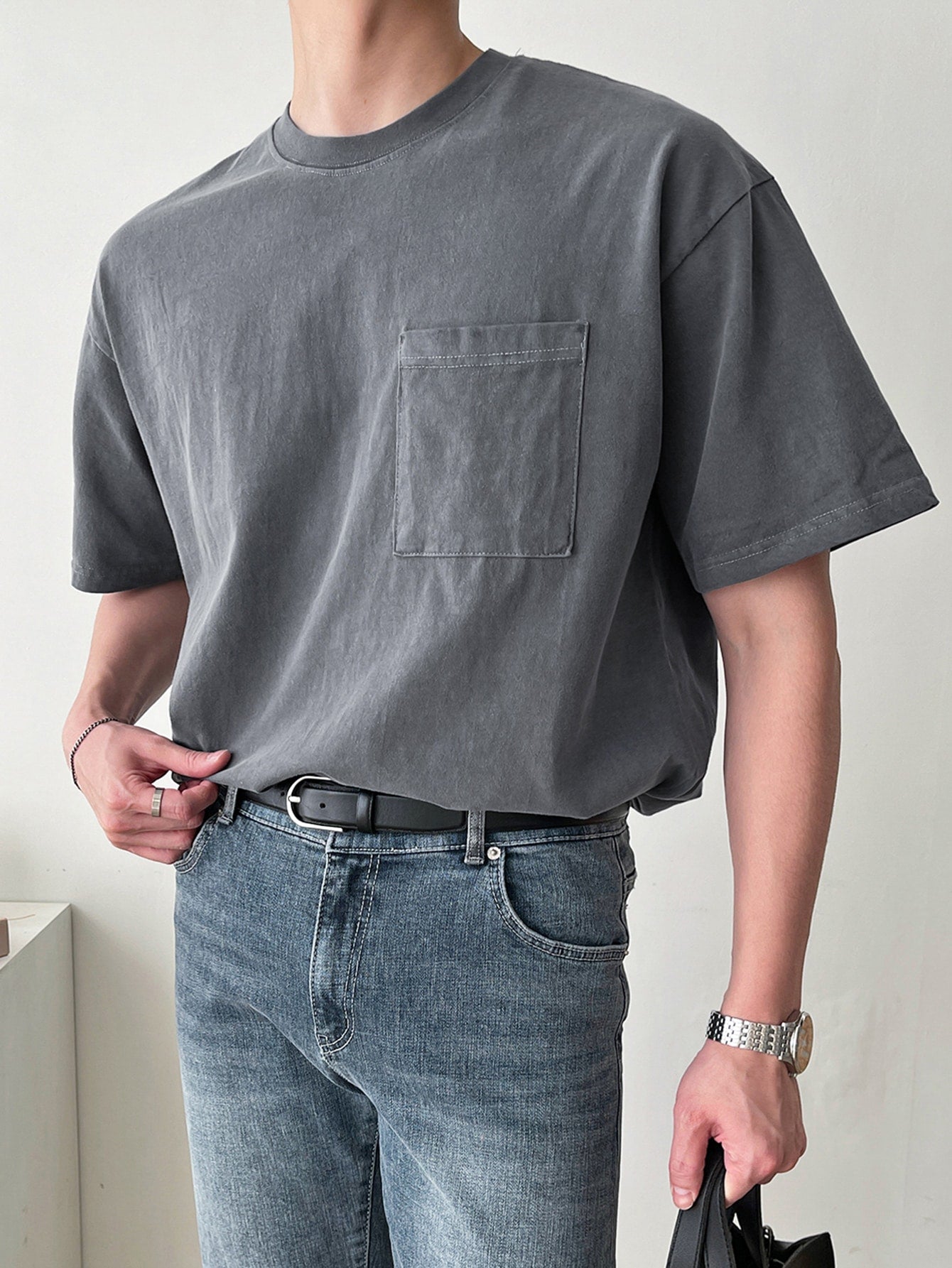 Men Cotton Solid Pocket Patched Tee