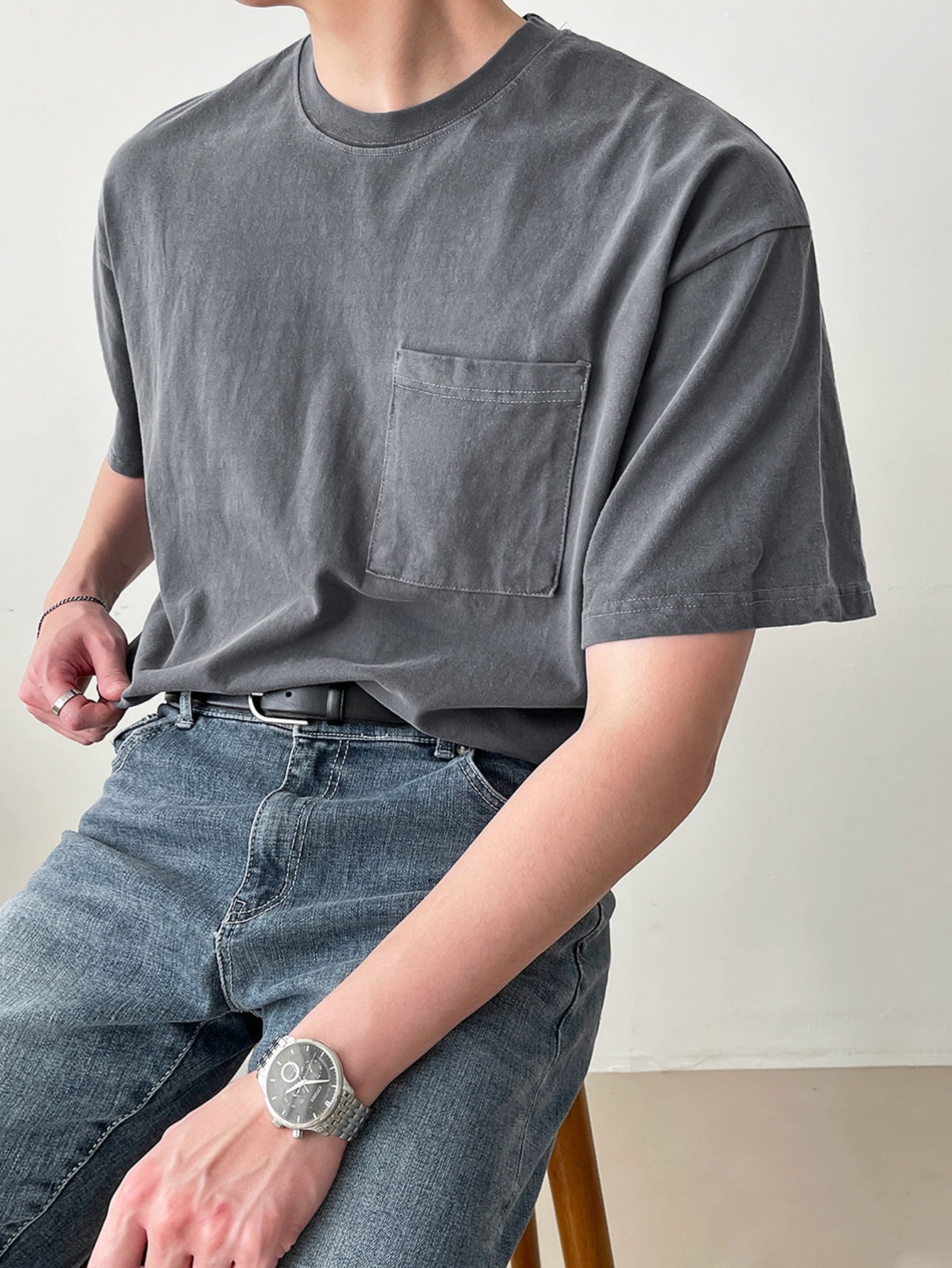Men Cotton Solid Pocket Patched Tee