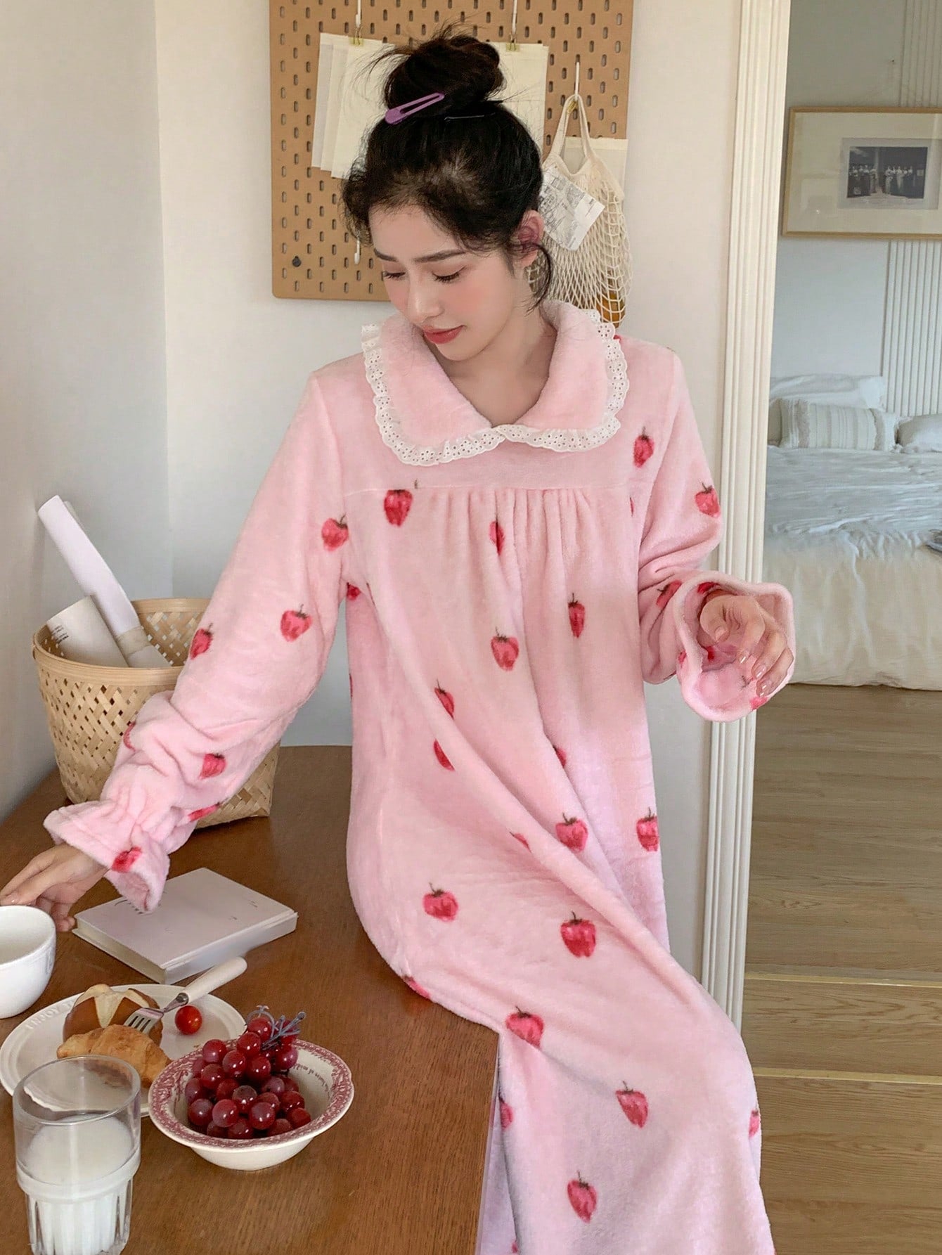Strawberry Pattern Lace Trim Flounce Sleeve Night Dress