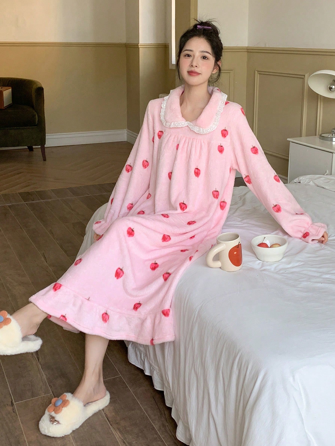 Strawberry Pattern Lace Trim Flounce Sleeve Night Dress