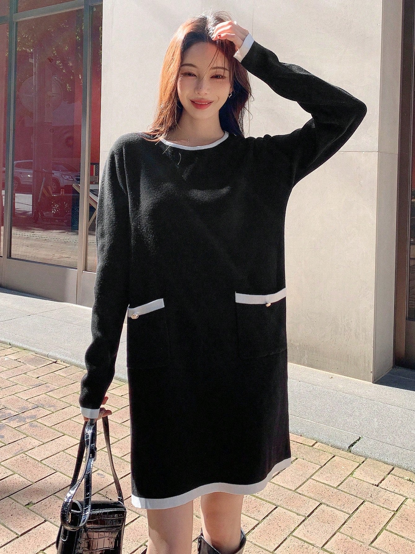 Women's Contrast Color Round Neckline Double Pocket Knitted Sweater Dress With Rolled Edge