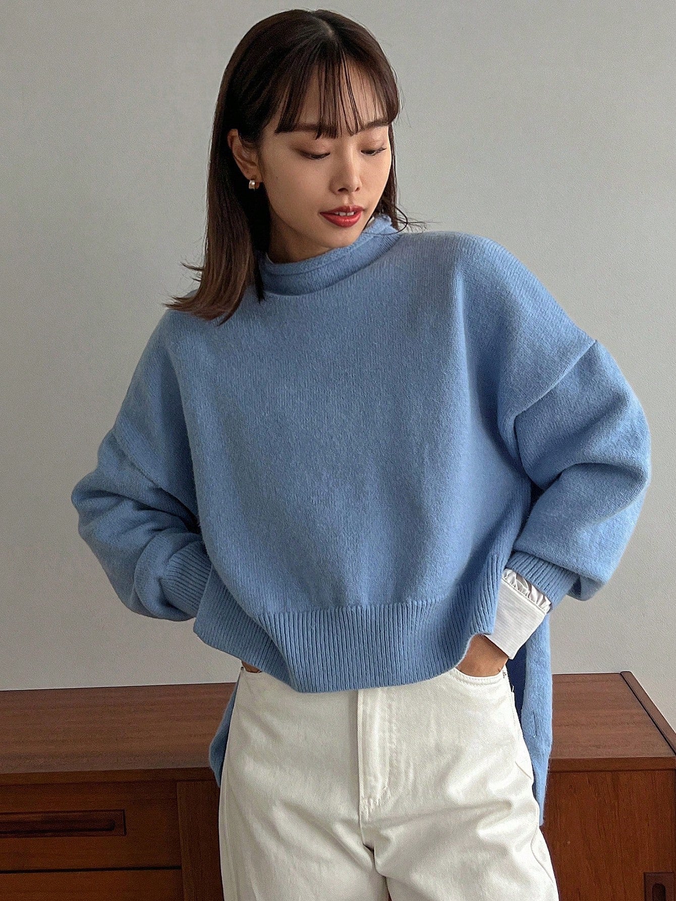 Women's Blue Casual Knit Sweater With Short Front And Long Back