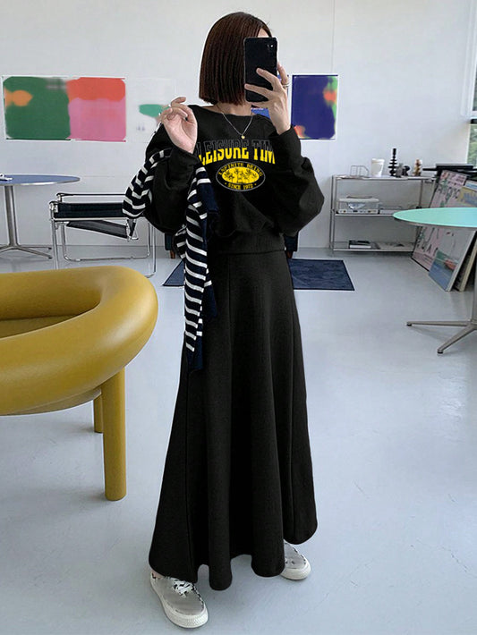 1pc Letter Printed Long-Sleeved Sweatshirt And 1pc Flared Skirt Two-Piece Set